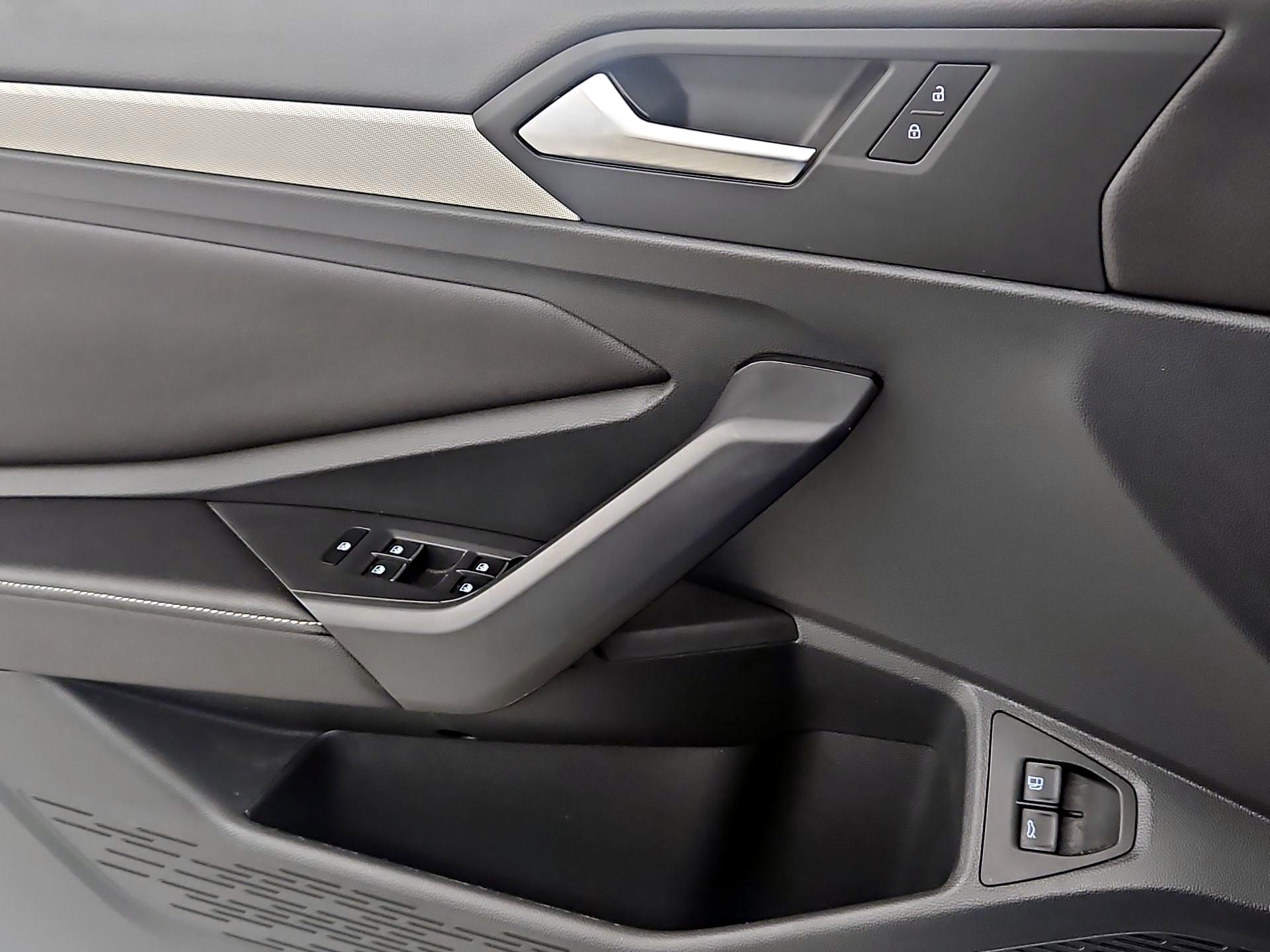 Thumbnail: 2023 Volkswagen Jetta - 12