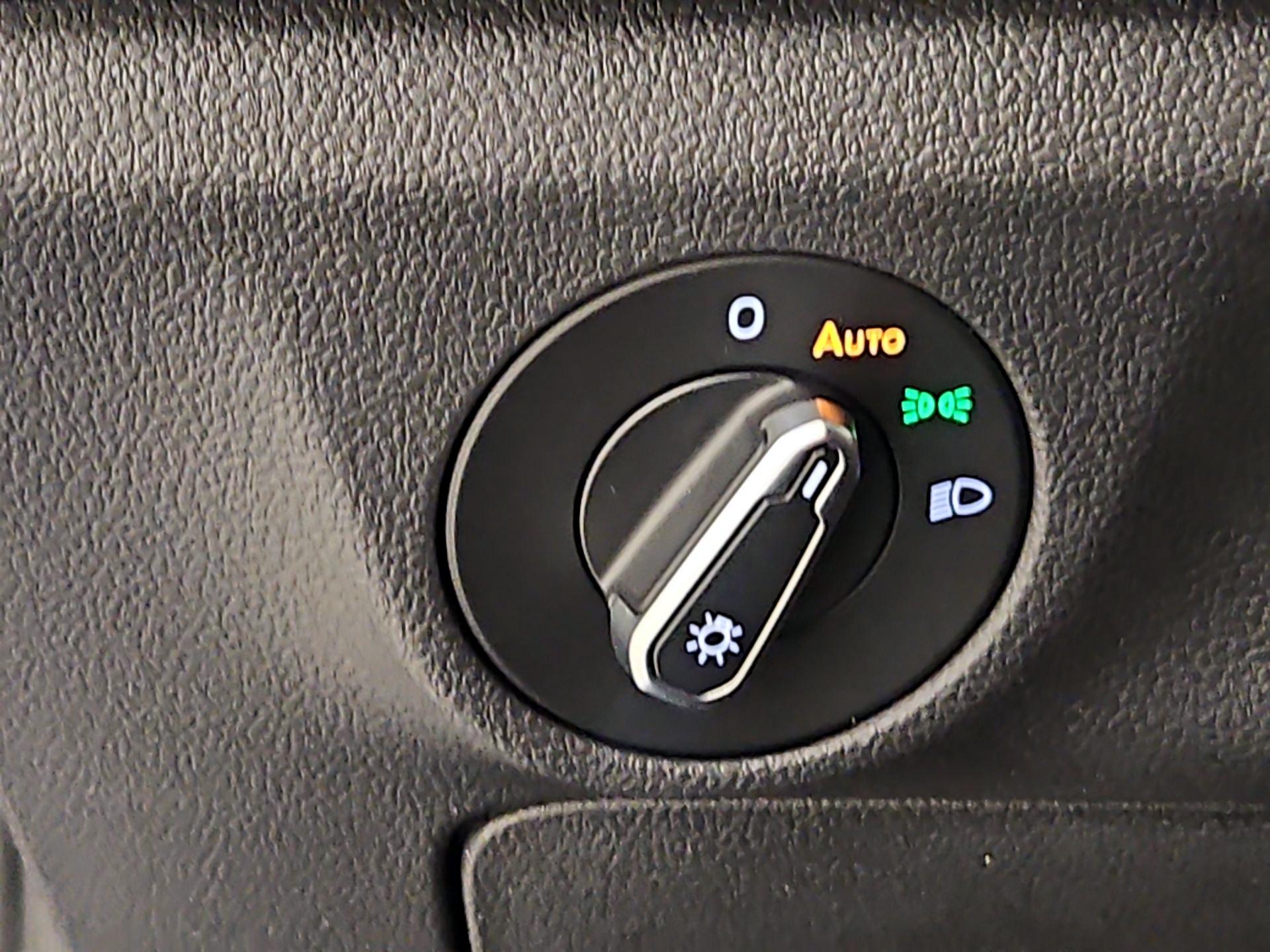 Thumbnail: 2023 Volkswagen Jetta - 13