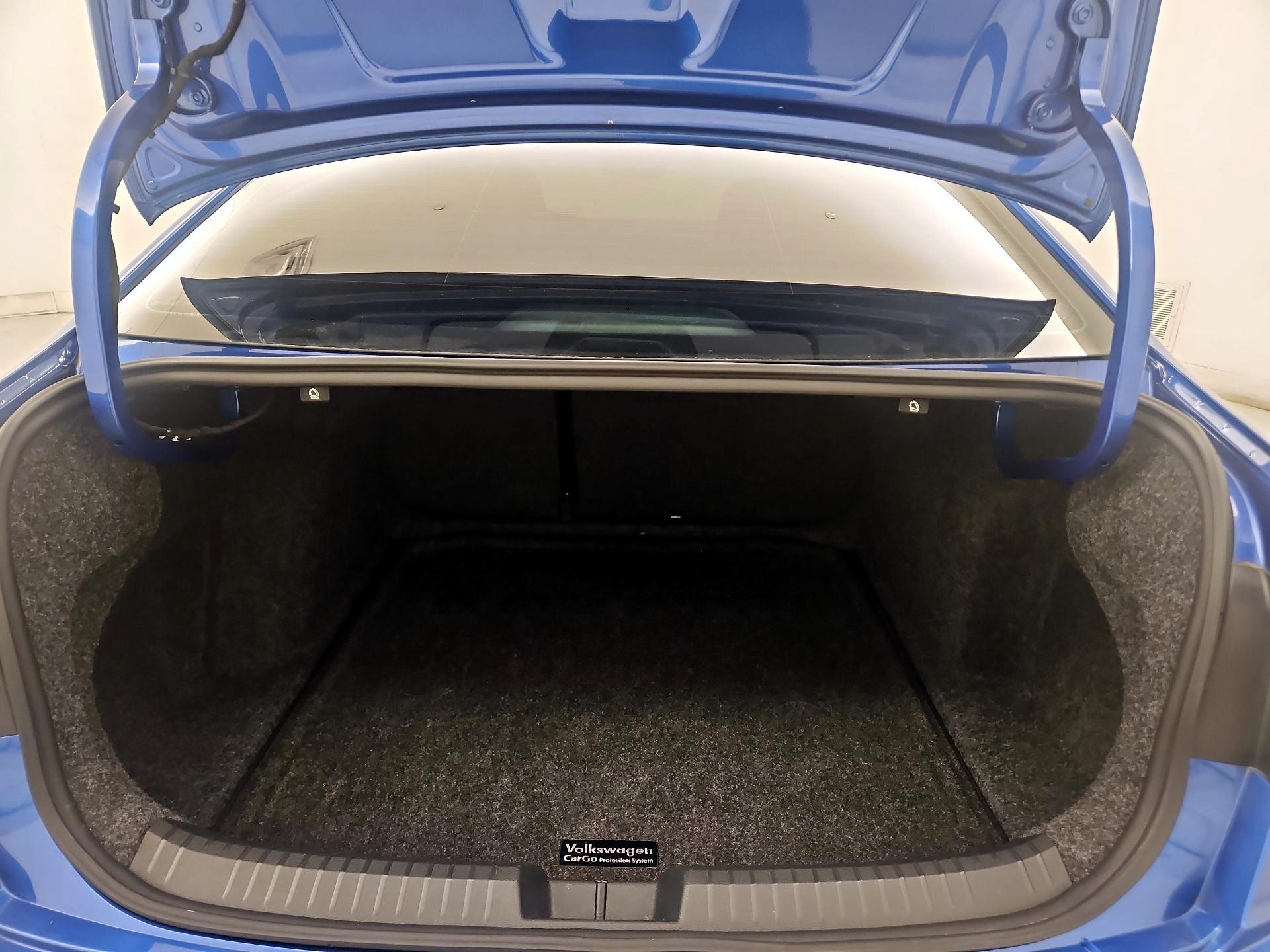 Thumbnail: 2023 Volkswagen Jetta - 20