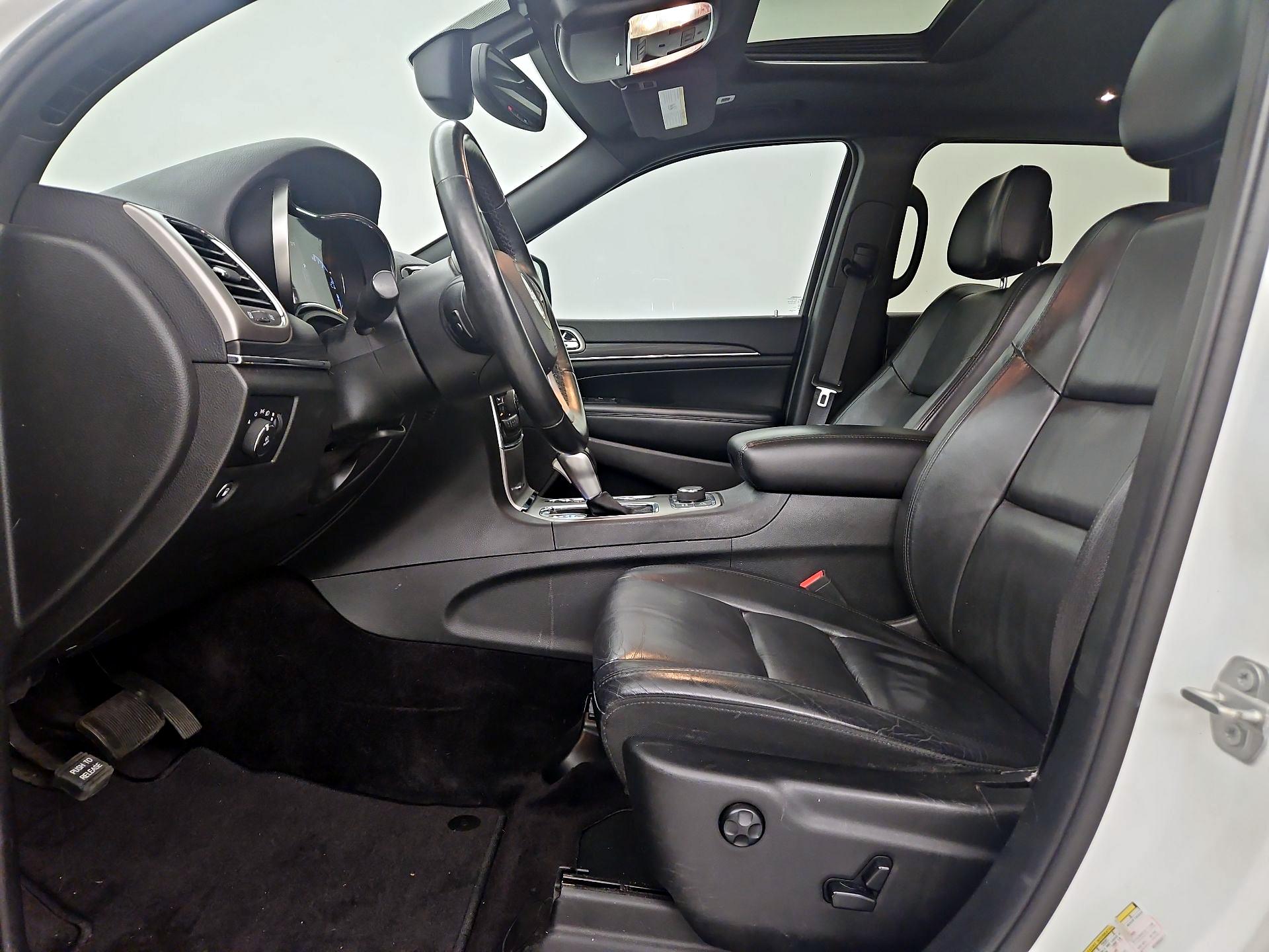 Thumbnail: 2019 Jeep Grand Cherokee - 11