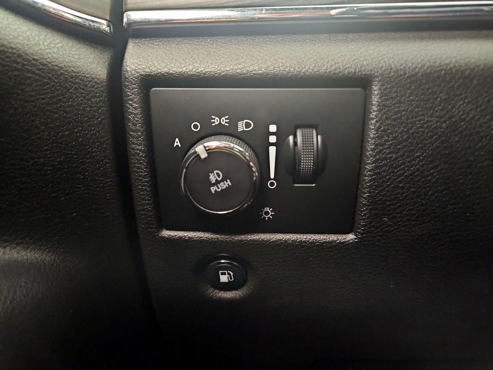 Thumbnail: 2019 Jeep Grand Cherokee - 13