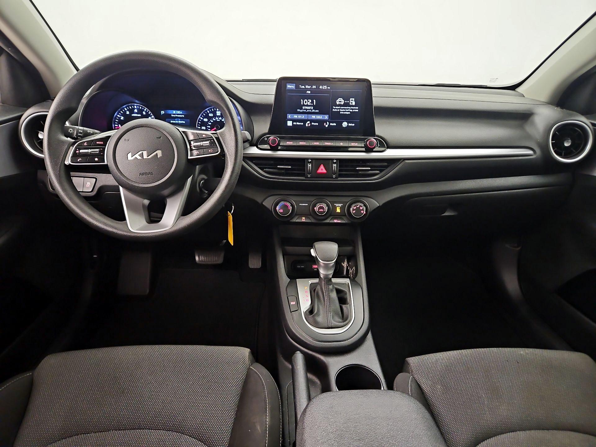 Thumbnail: 2022 Kia Forte - 9