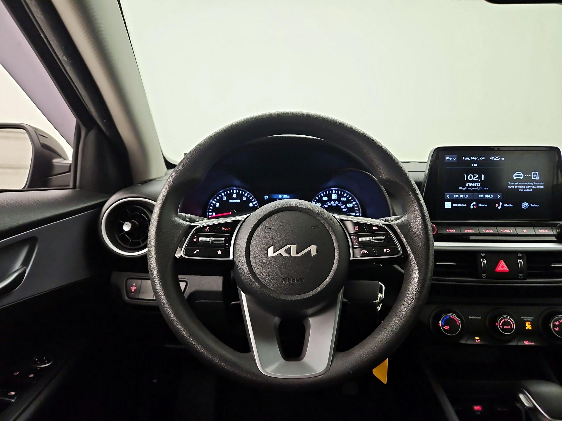 Thumbnail: 2022 Kia Forte - 10