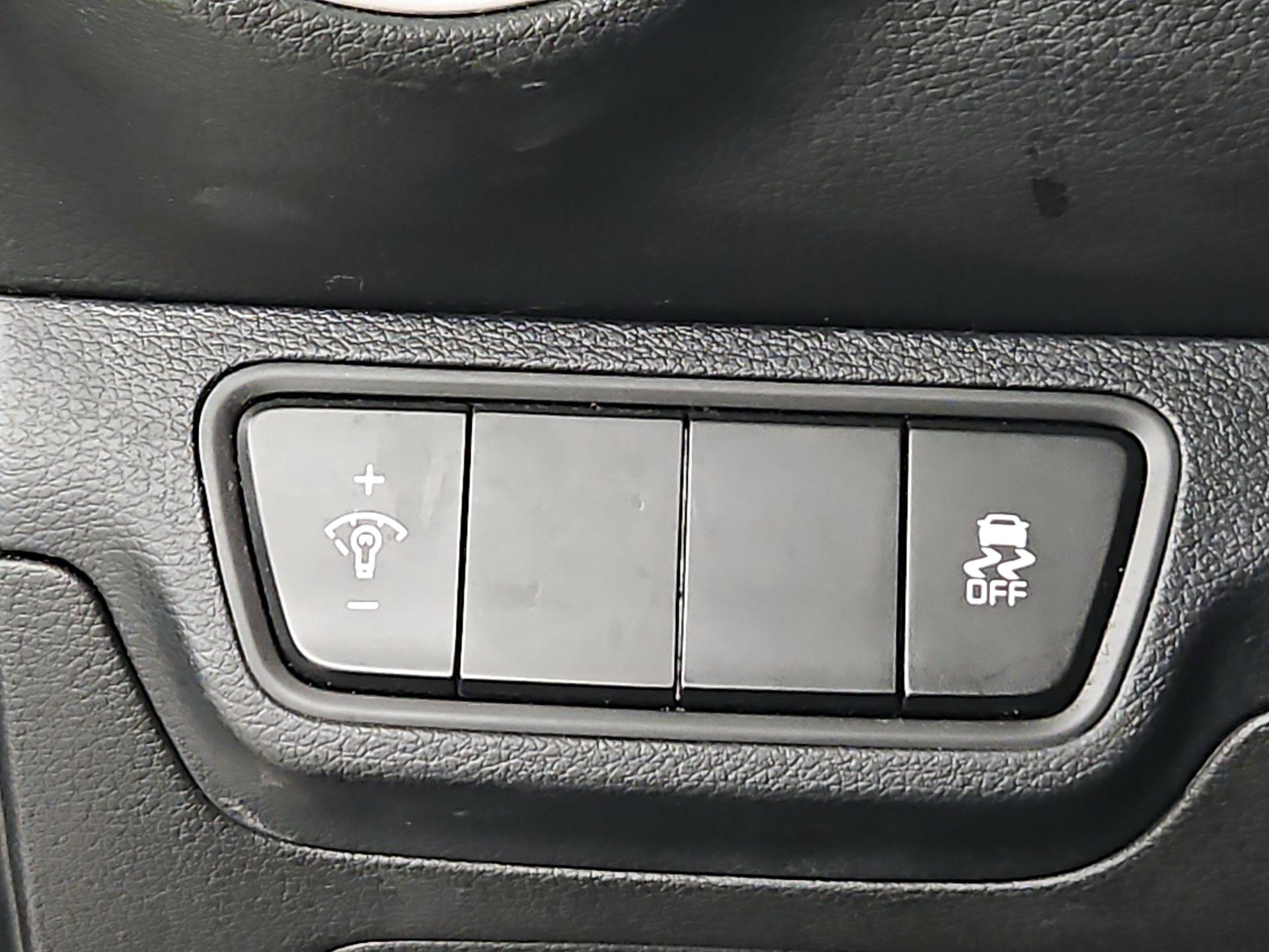 Thumbnail: 2022 Kia Forte - 13