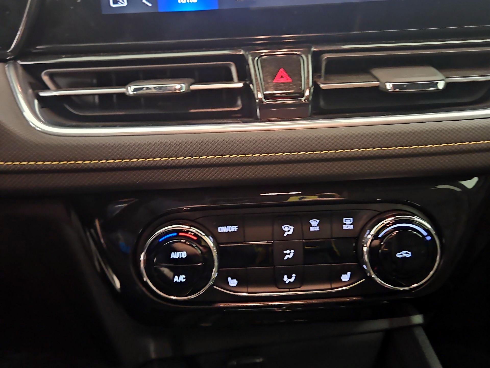 Thumbnail: 2025 Chevrolet TrailBlazer - 16