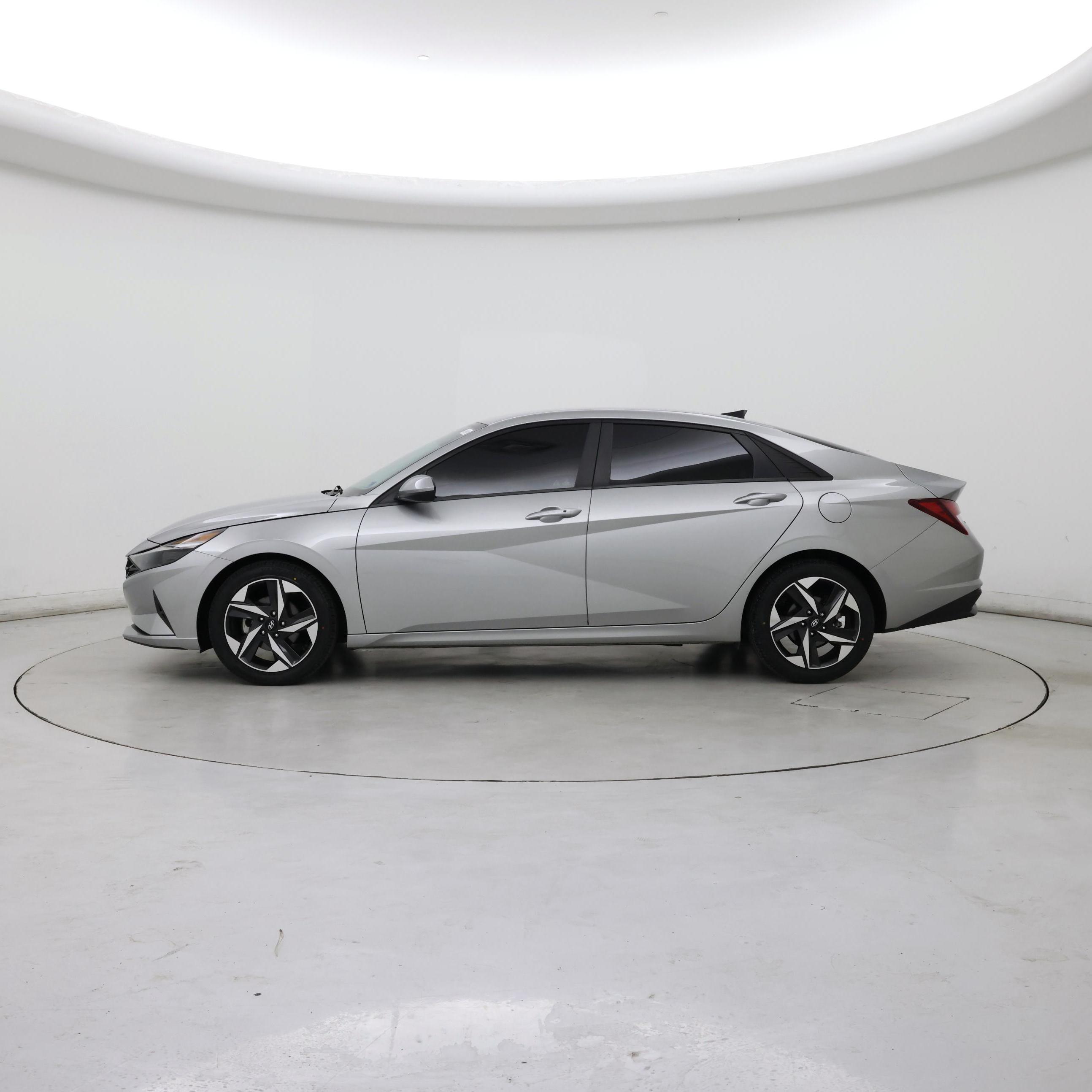 Thumbnail: 2023 Hyundai Elantra - 3