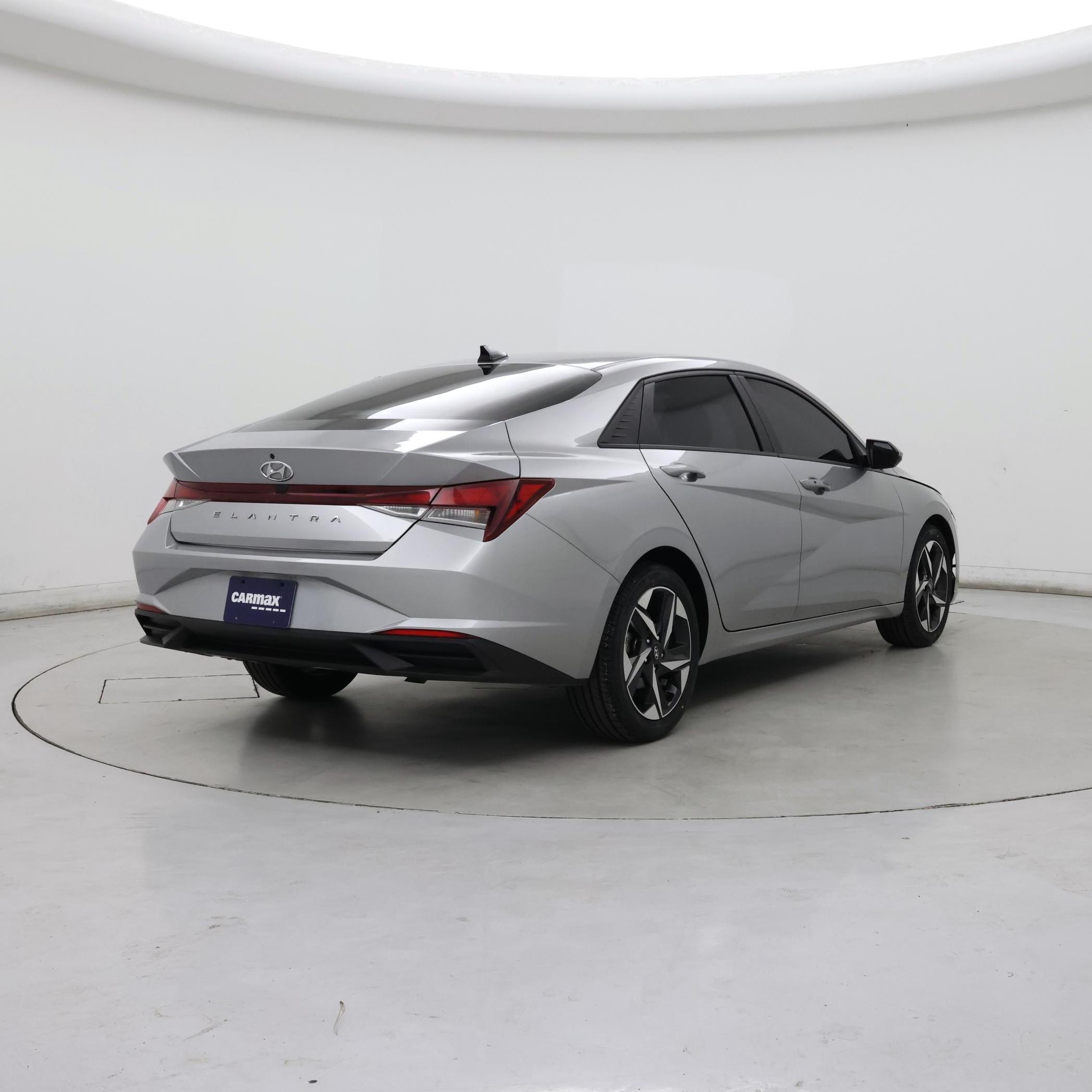 Thumbnail: 2023 Hyundai Elantra - 8