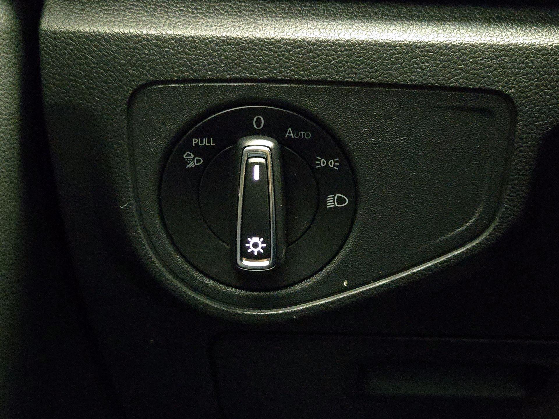 Thumbnail: 2023 Volkswagen Atlas - 12