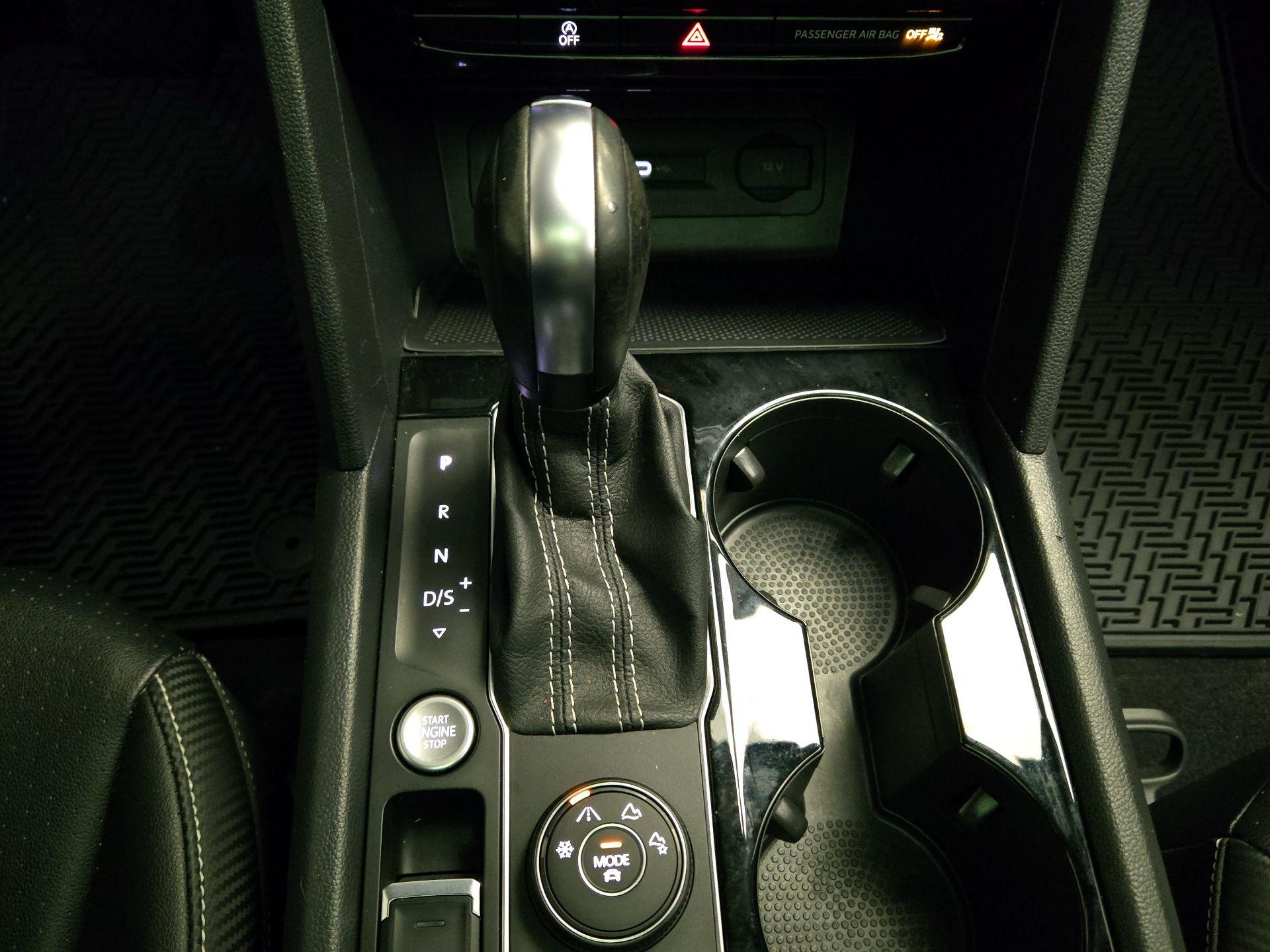 Thumbnail: 2023 Volkswagen Atlas - 16