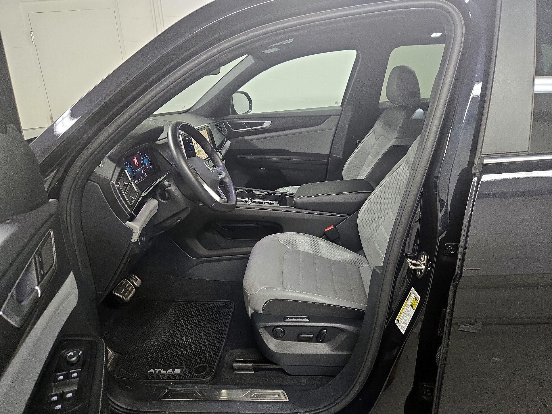 Thumbnail: 2024 Volkswagen Atlas - 11