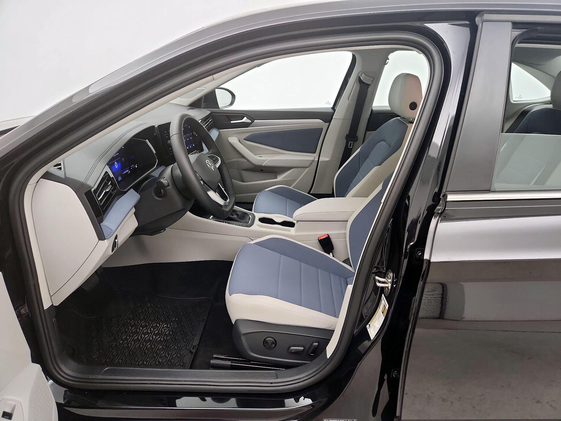 Thumbnail: 2025 Volkswagen Jetta - 11