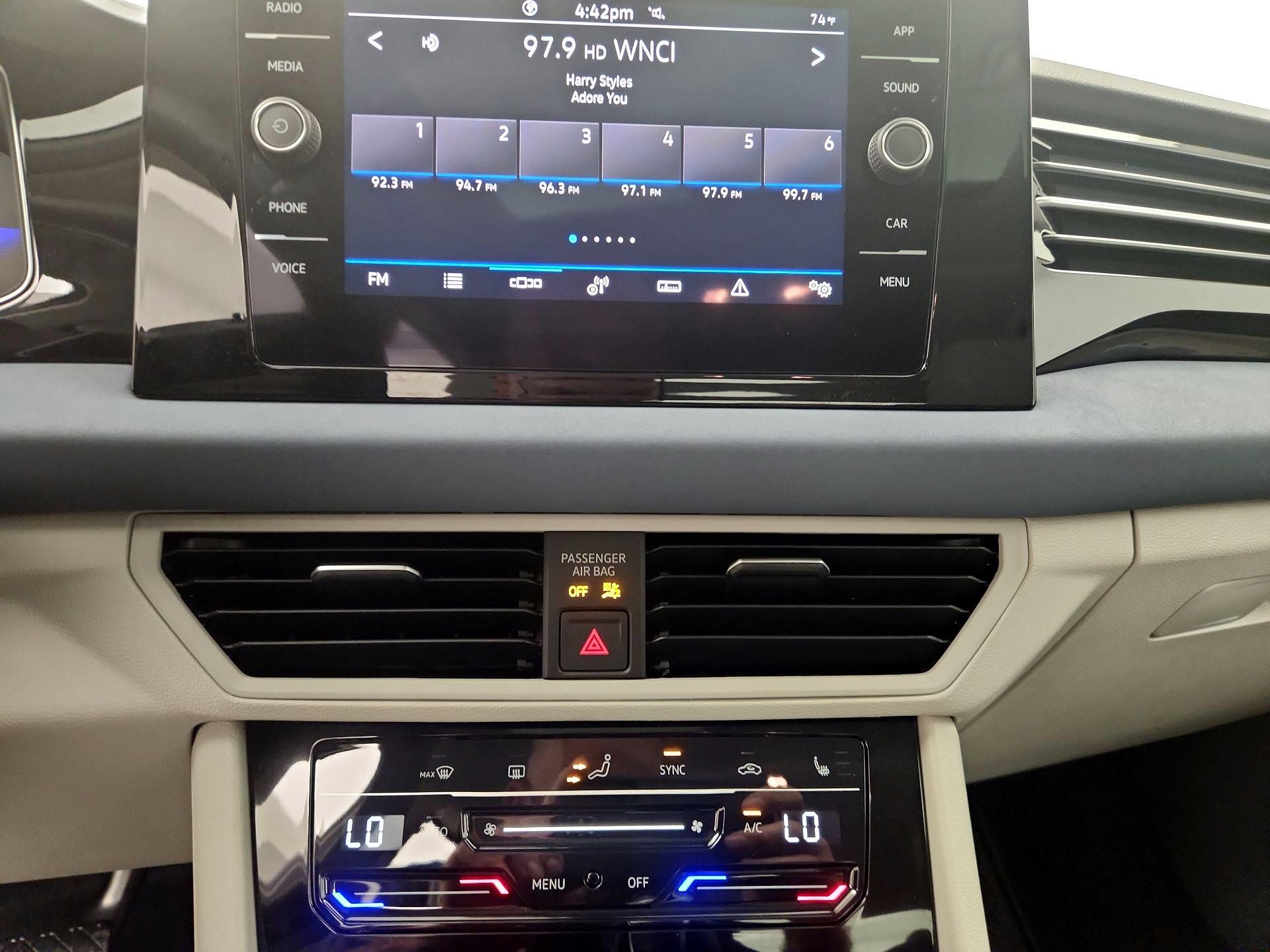 Thumbnail: 2025 Volkswagen Jetta - 16