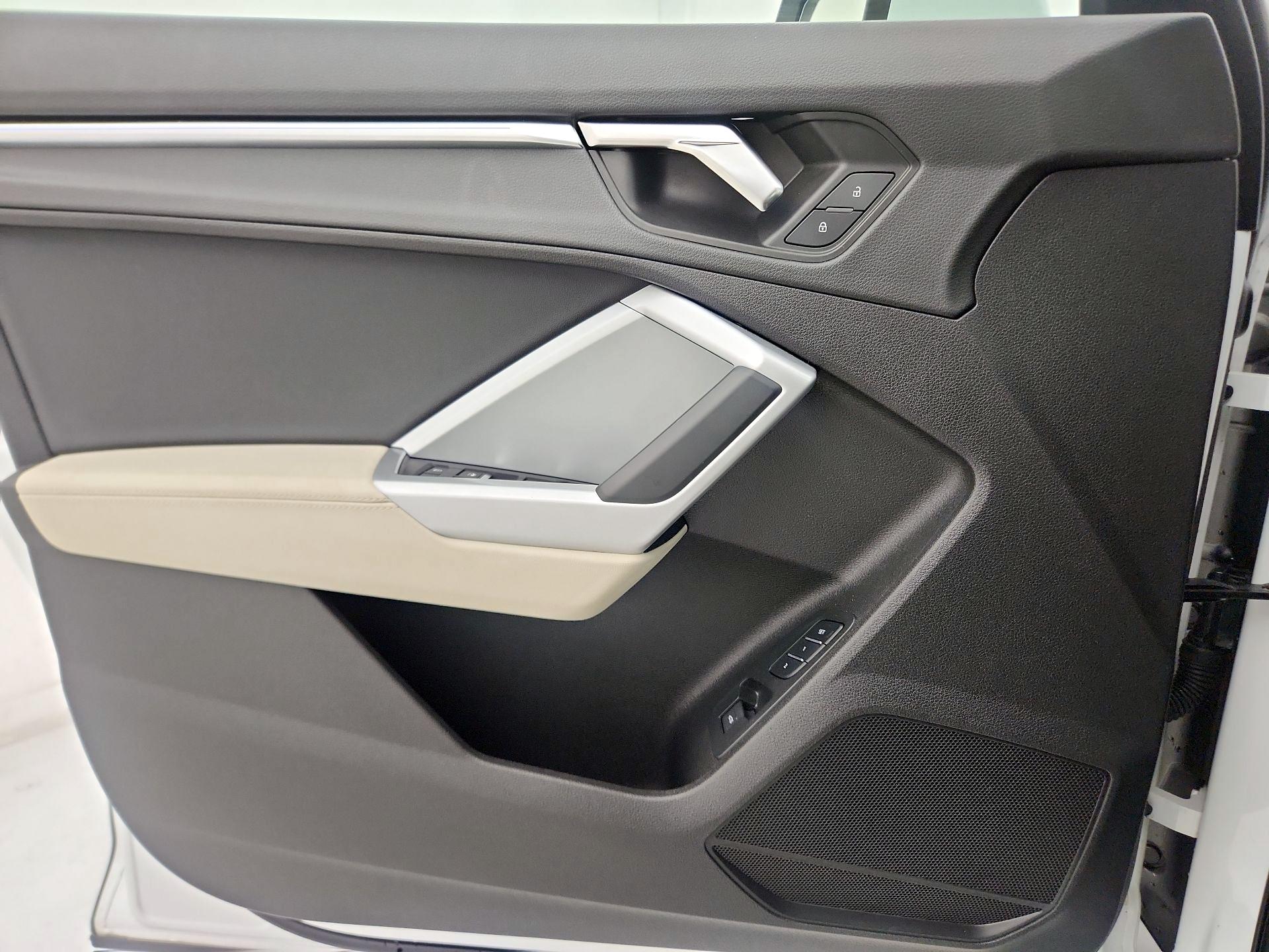 Thumbnail: 2022 Audi Q3 - 12