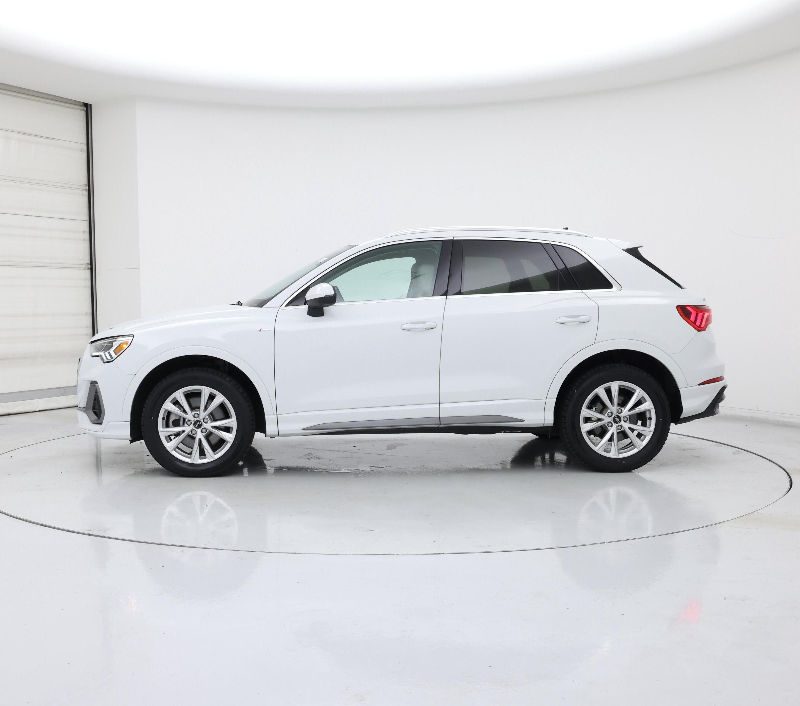 Thumbnail: 2022 Audi Q3 - 3