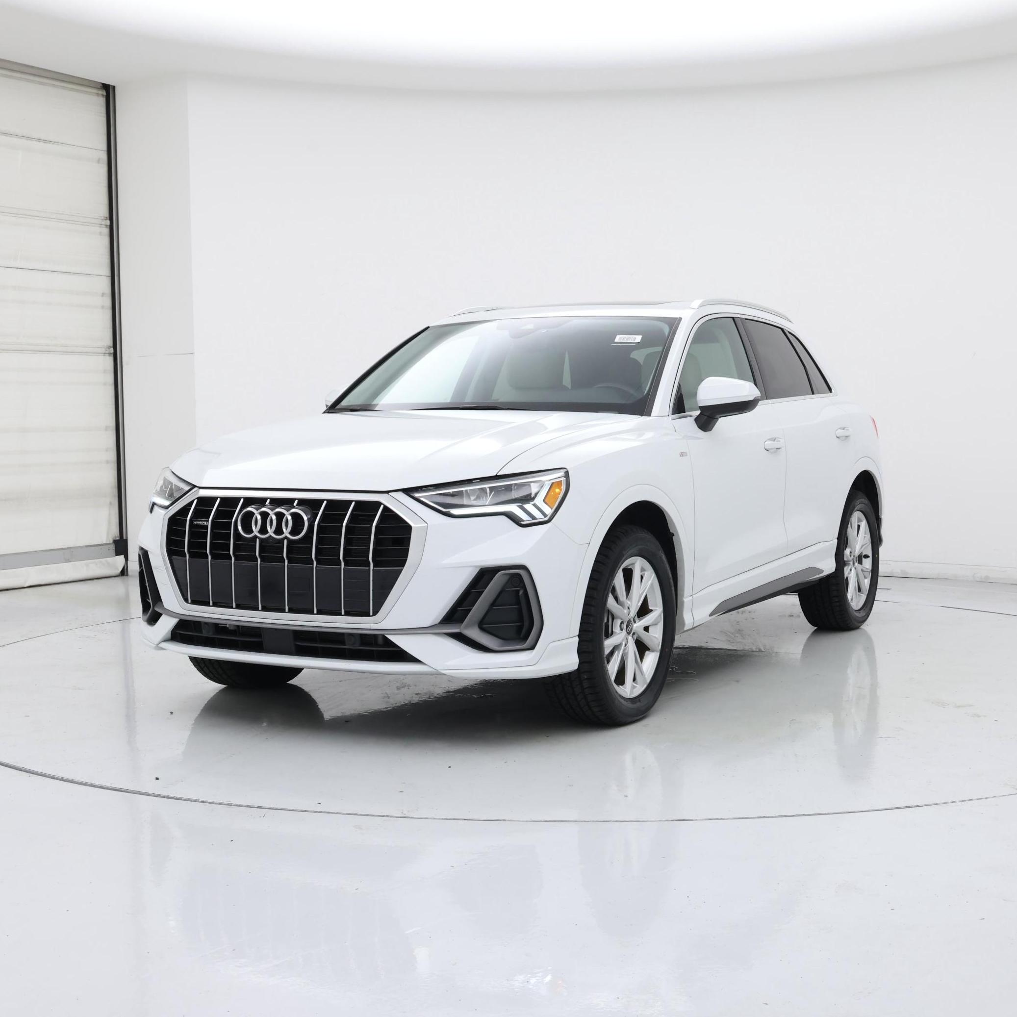Thumbnail: 2022 Audi Q3 - 4