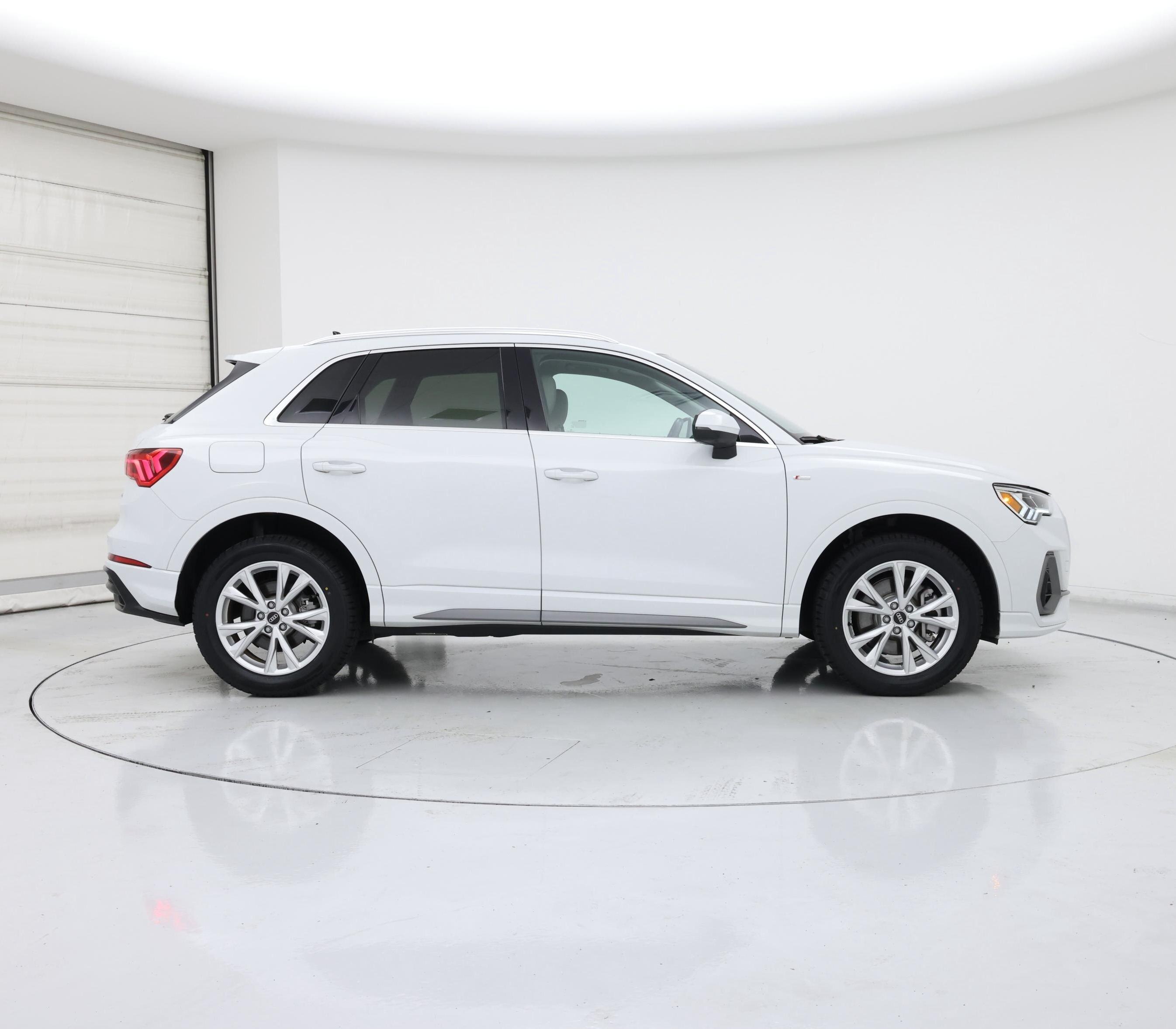 Thumbnail: 2022 Audi Q3 - 7