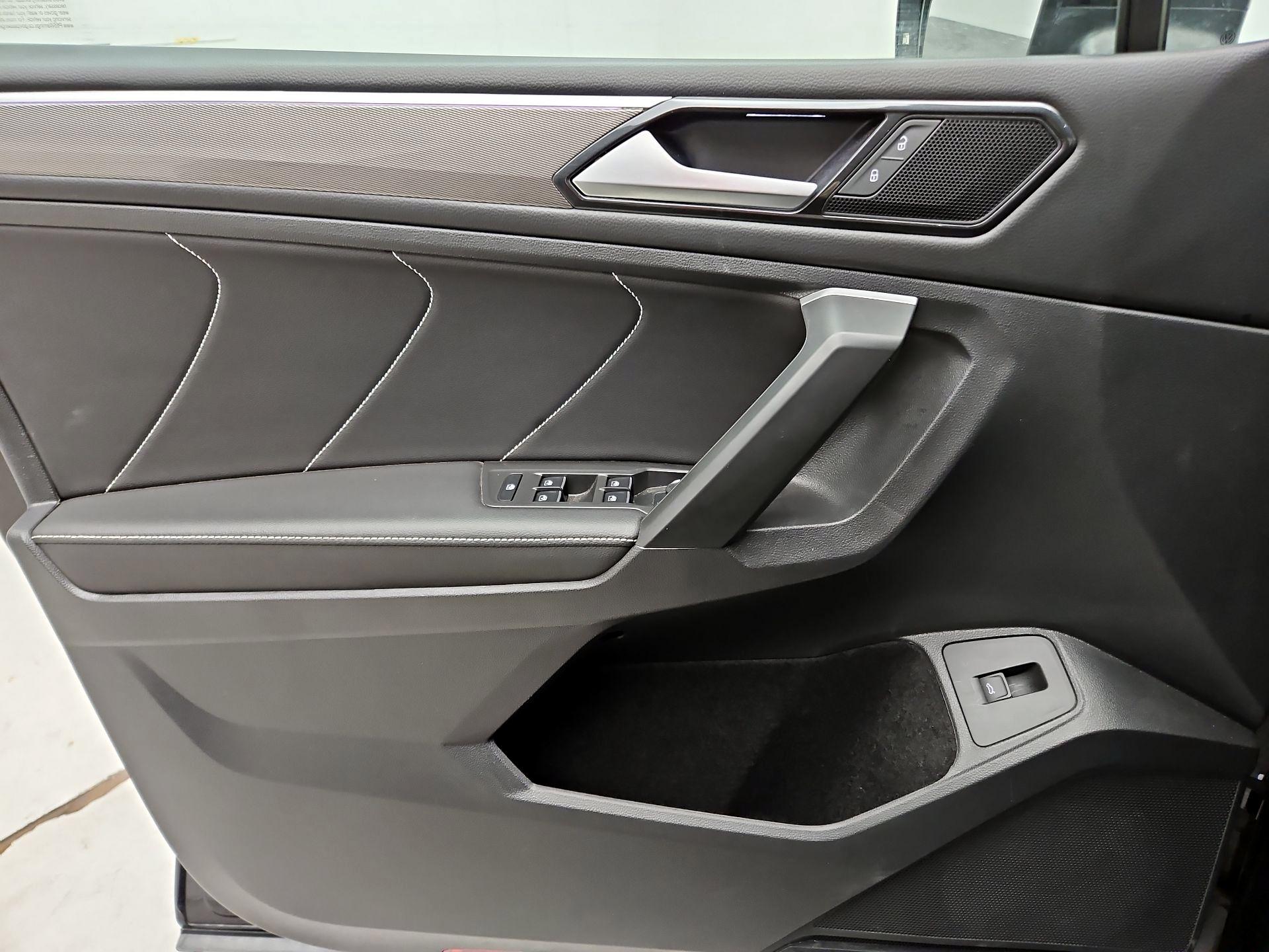 Thumbnail: 2024 Volkswagen Tiguan - 10