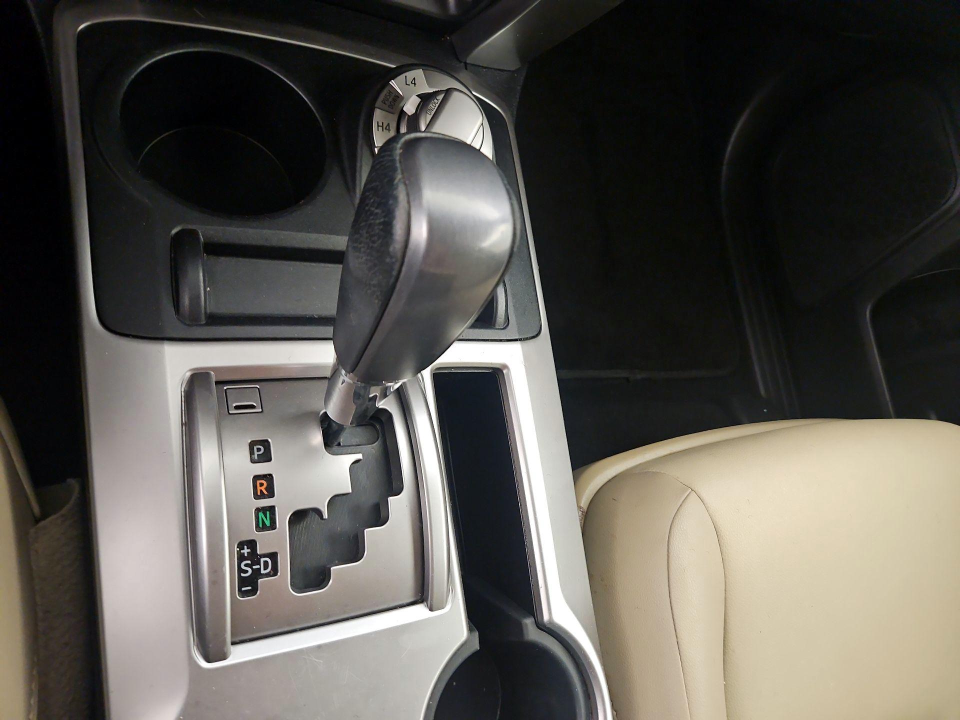 Thumbnail: 2014 Toyota 4Runner - 17