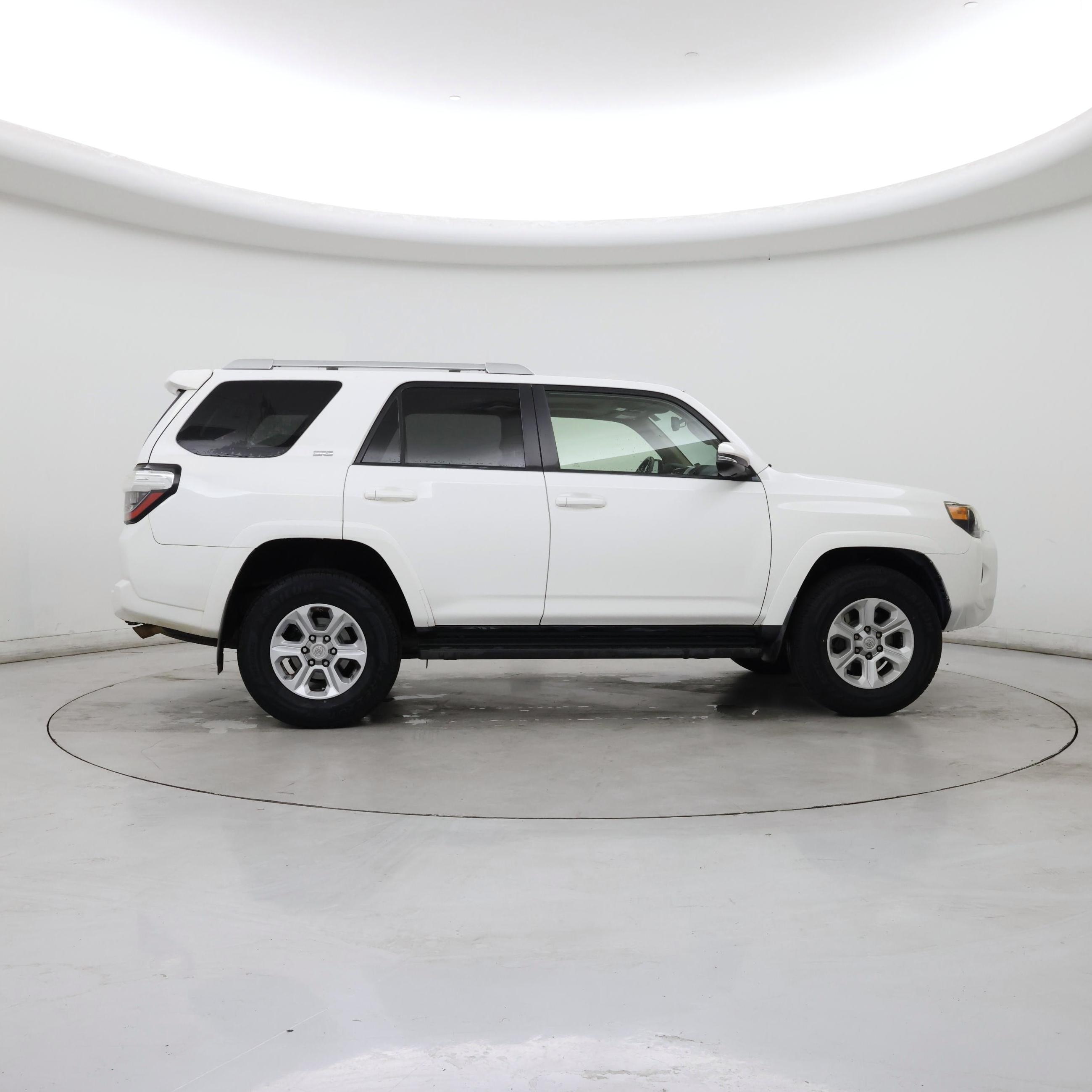 Thumbnail: 2014 Toyota 4Runner - 7