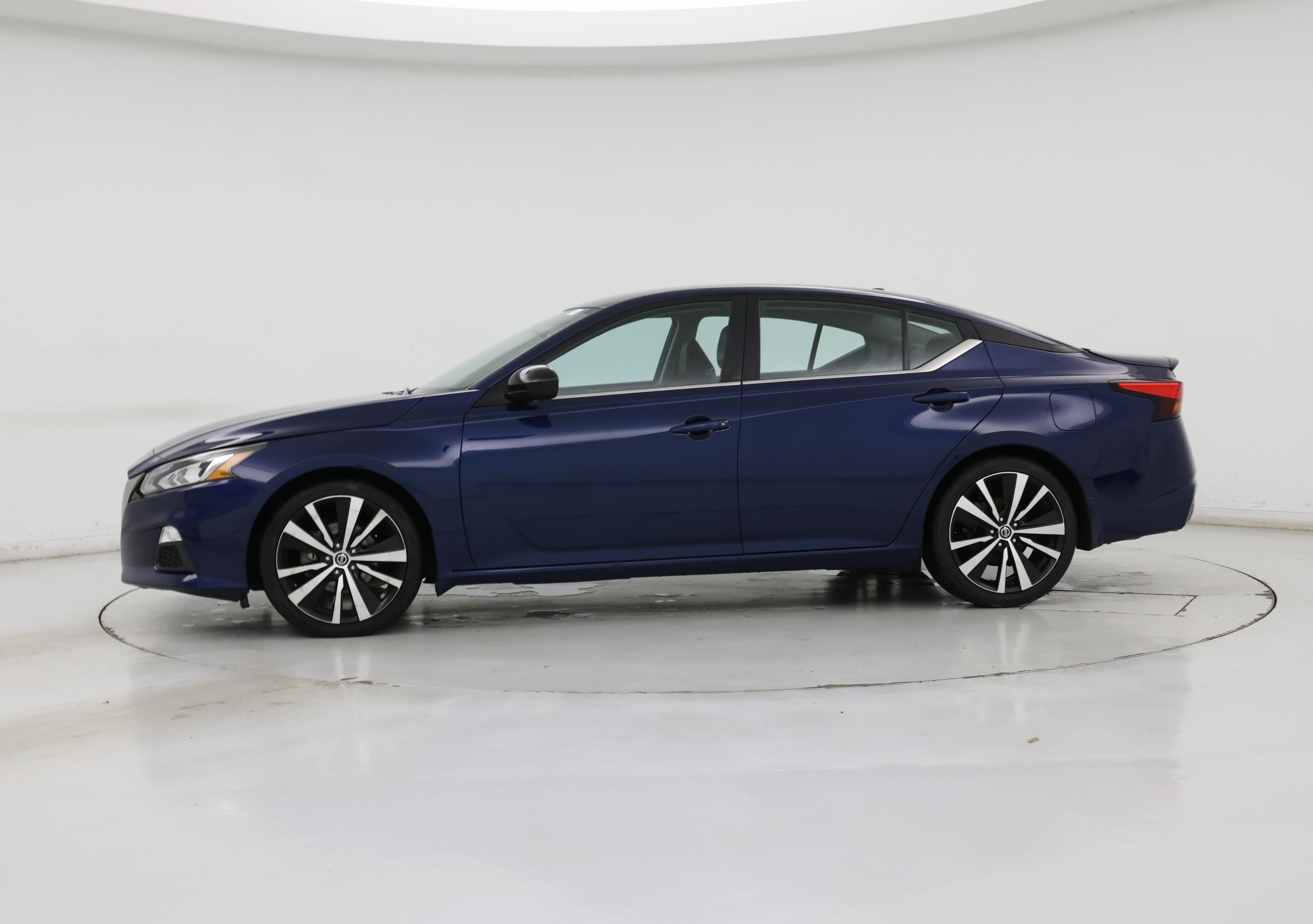 Thumbnail: 2021 Nissan Altima - 3