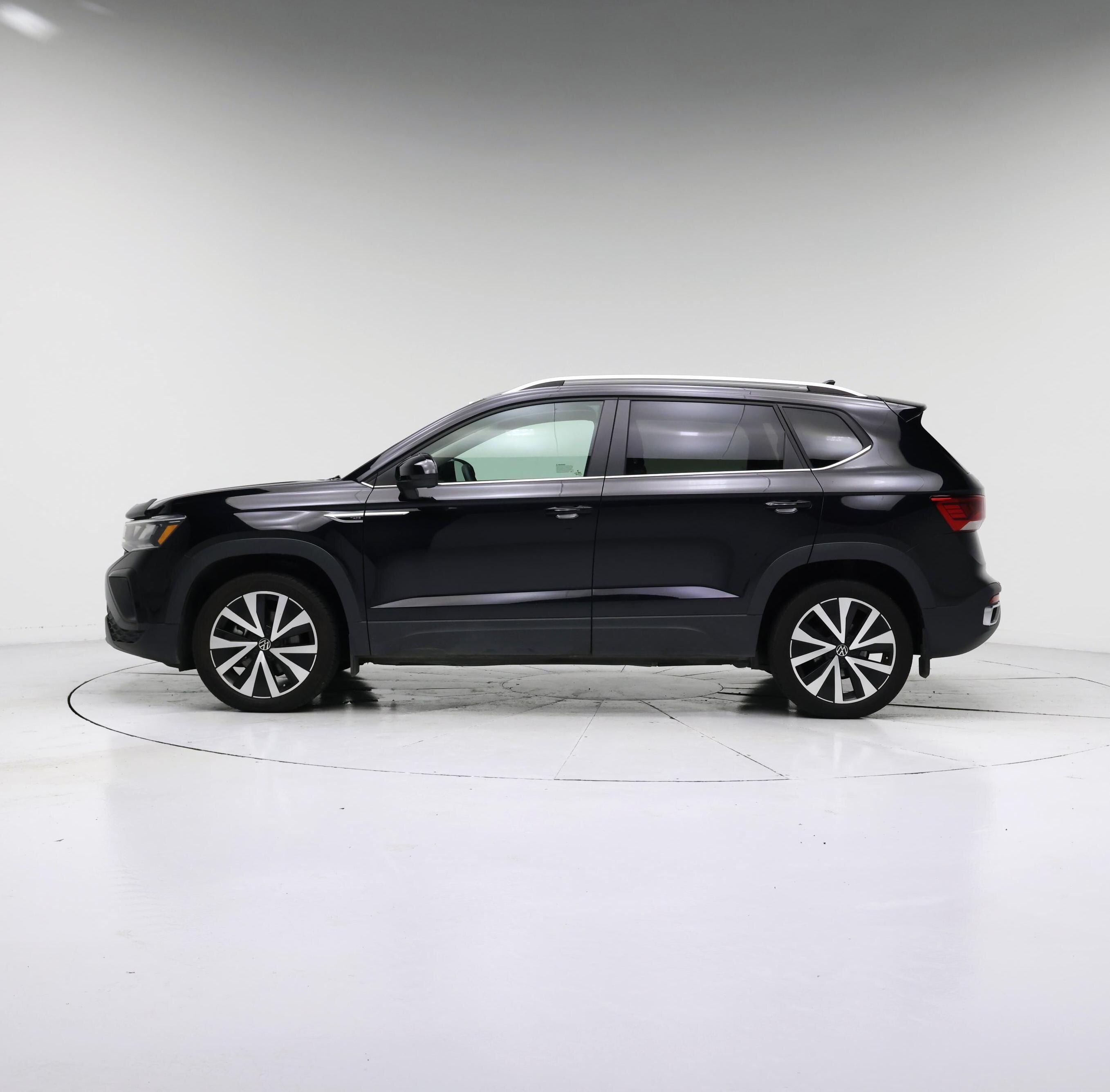 Thumbnail: 2023 Volkswagen Taos - 3