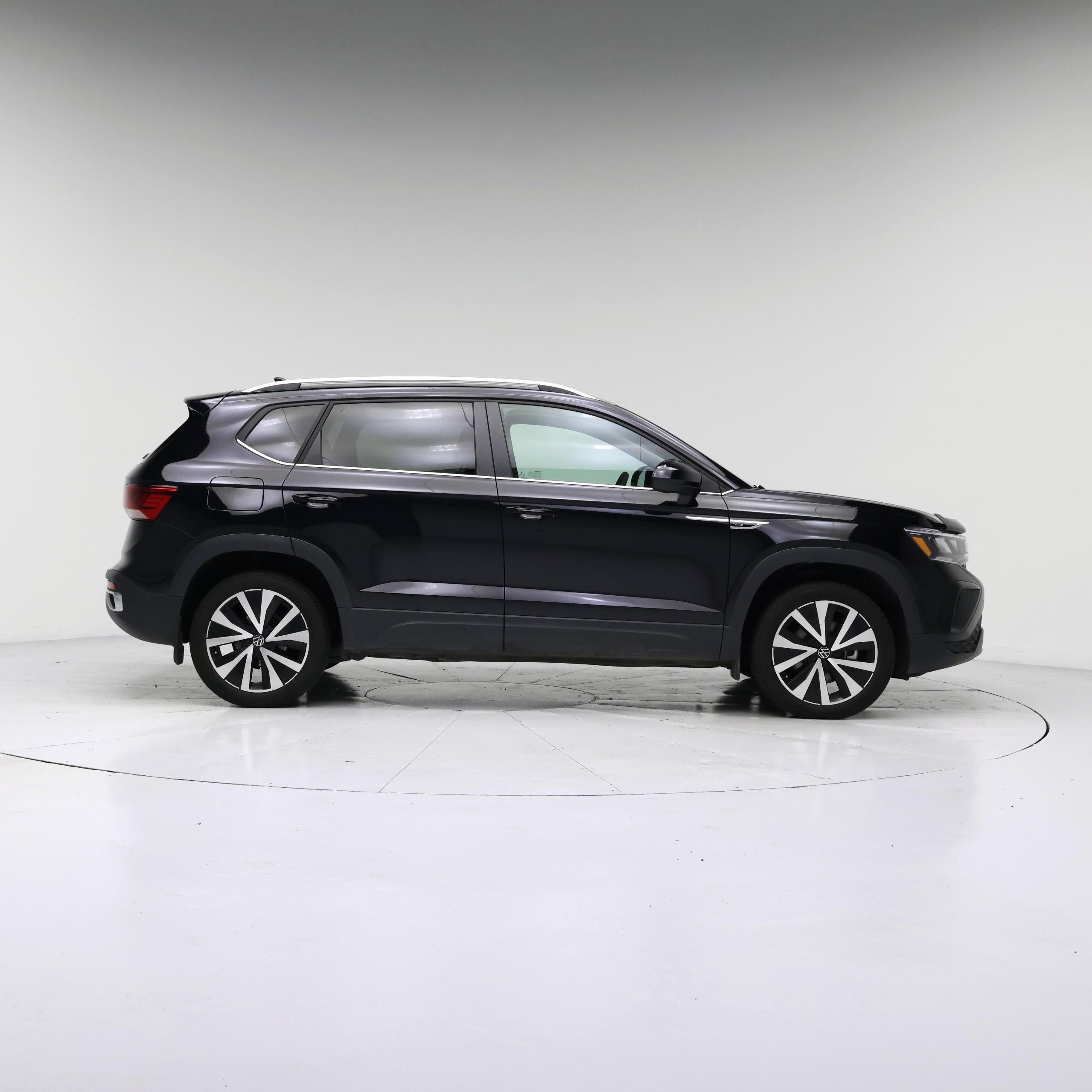 Thumbnail: 2023 Volkswagen Taos - 7