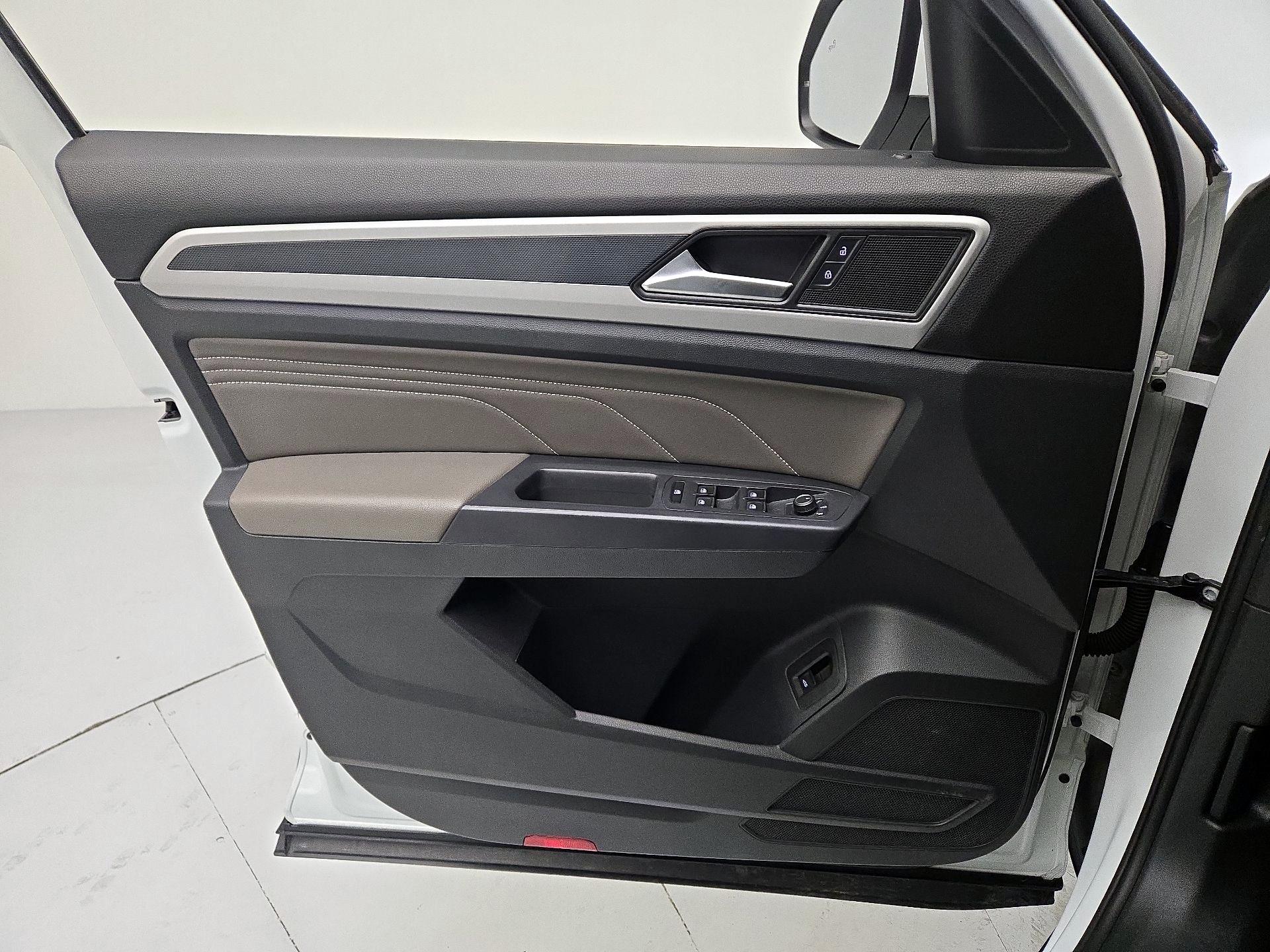 Thumbnail: 2021 Volkswagen Atlas - 12