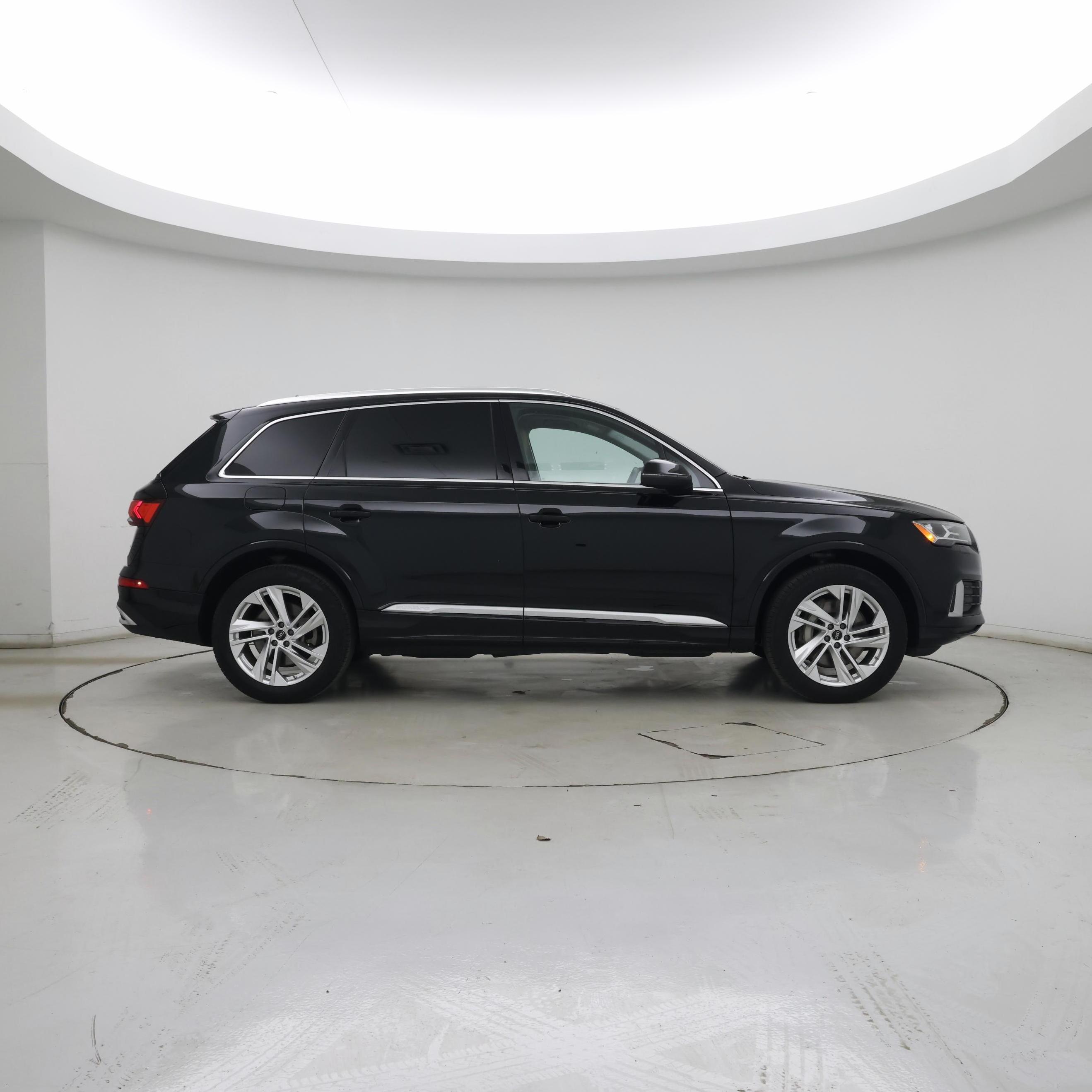 Thumbnail: 2024 Audi Q7 - 7