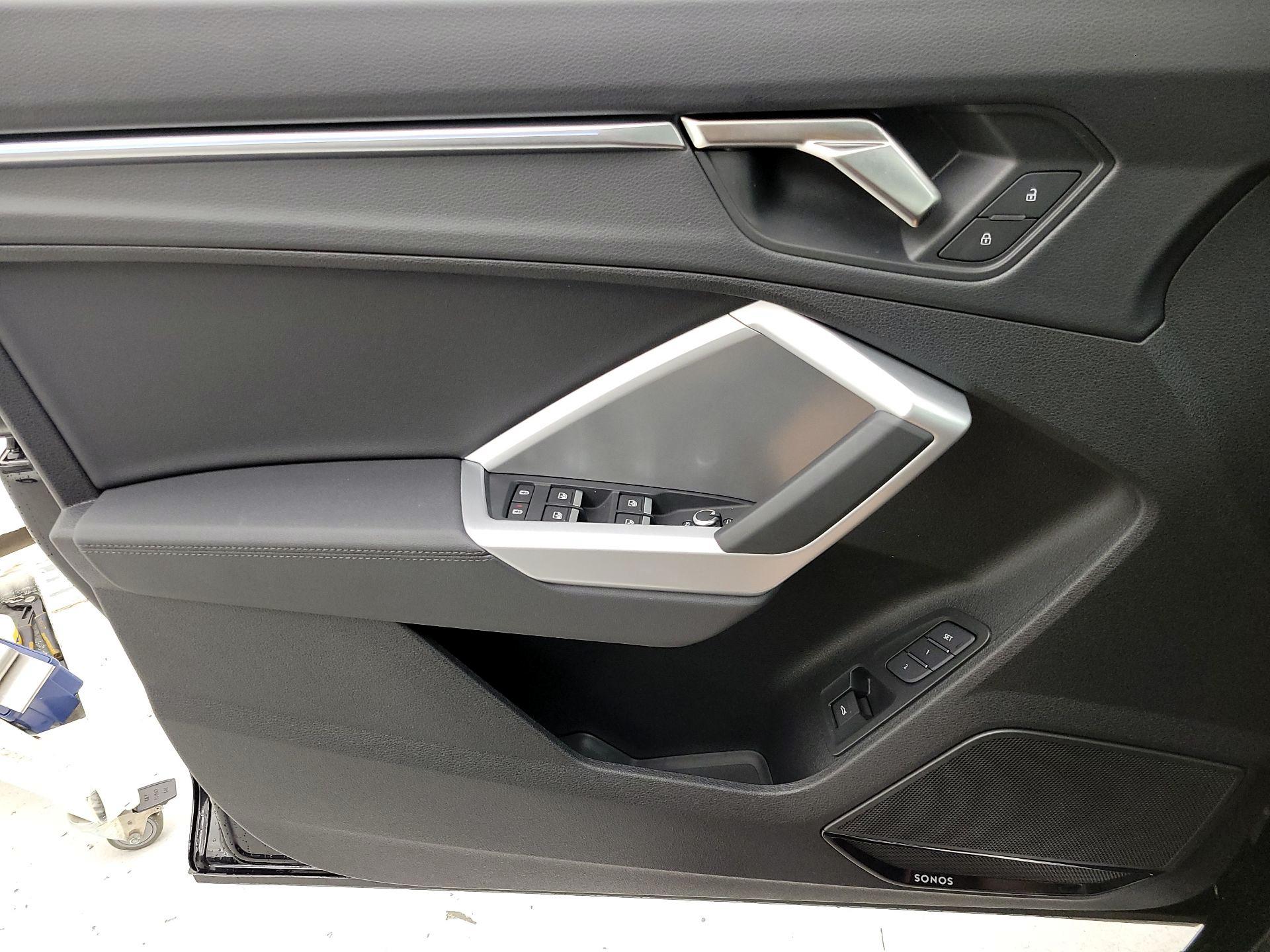 Thumbnail: 2025 Audi Q3 - 12