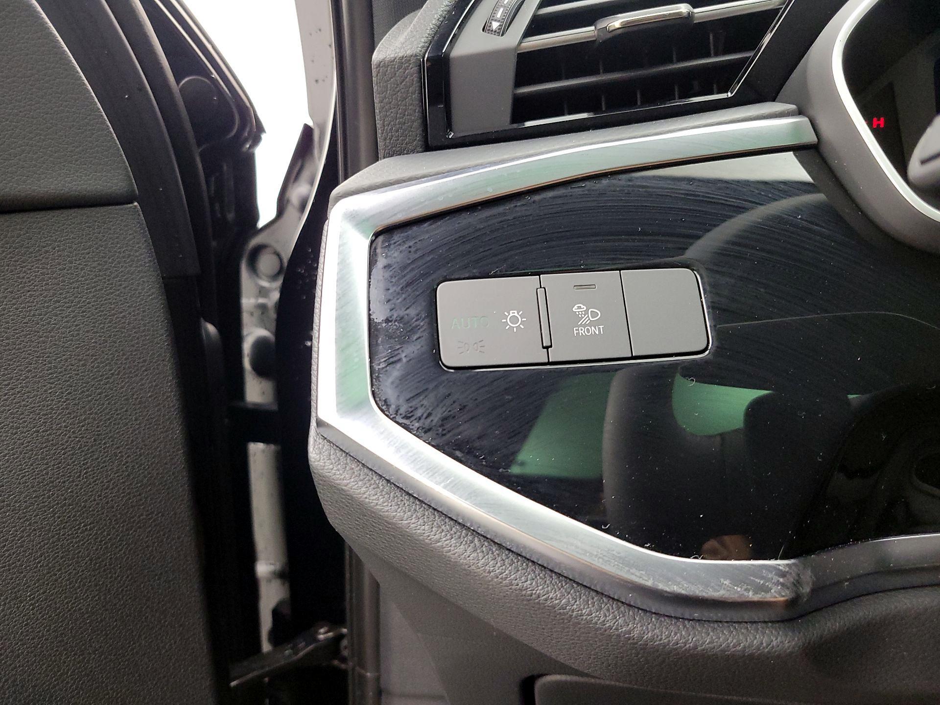 Thumbnail: 2025 Audi Q3 - 13