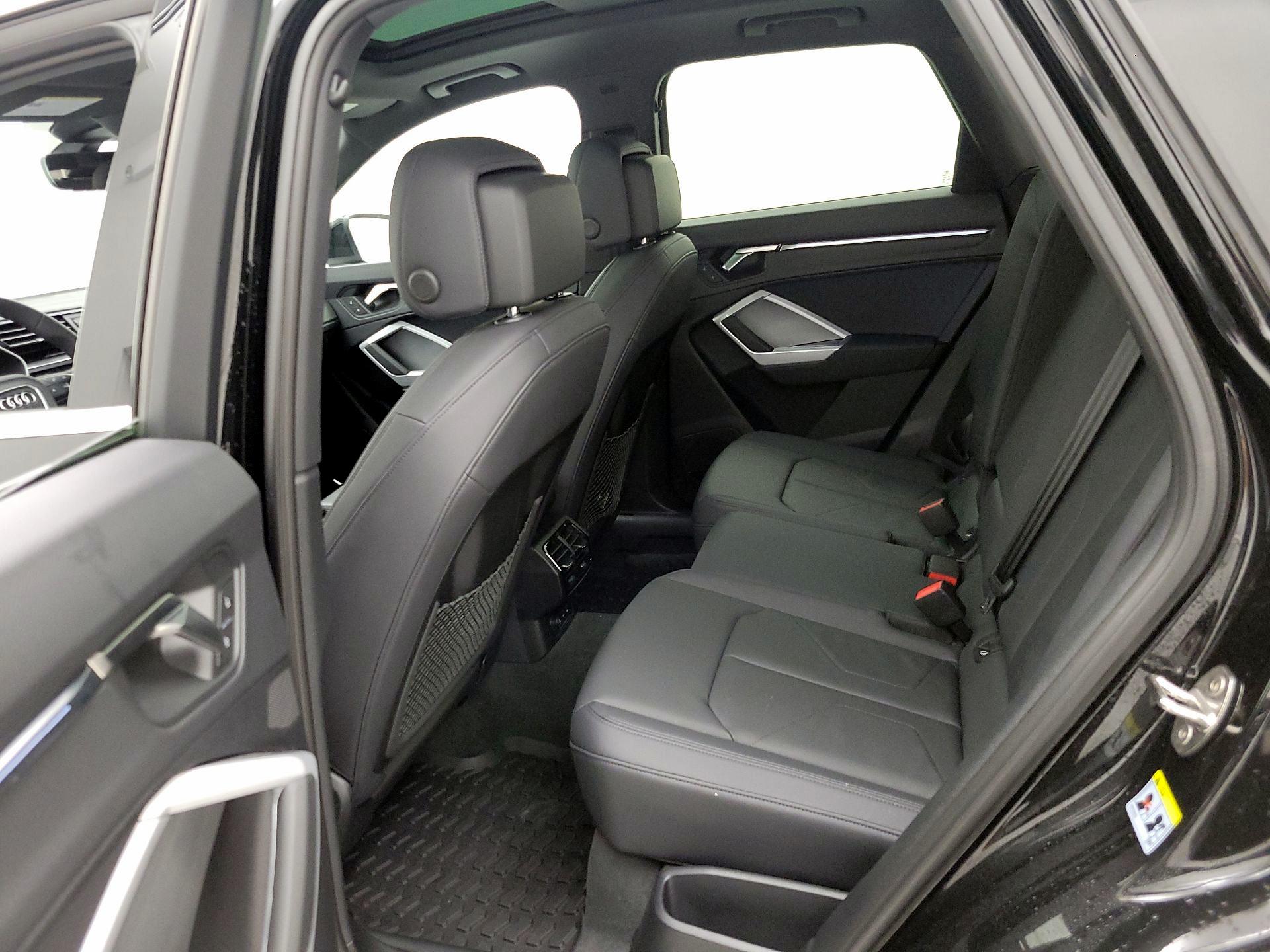 Thumbnail: 2025 Audi Q3 - 20