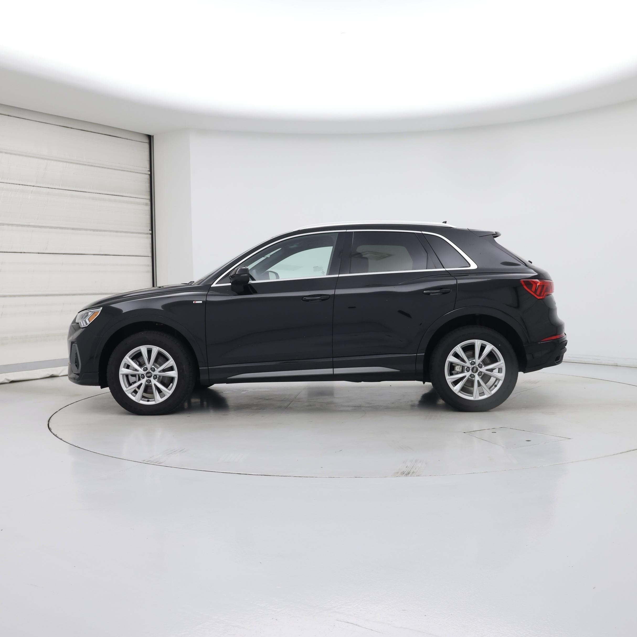 Thumbnail: 2025 Audi Q3 - 3