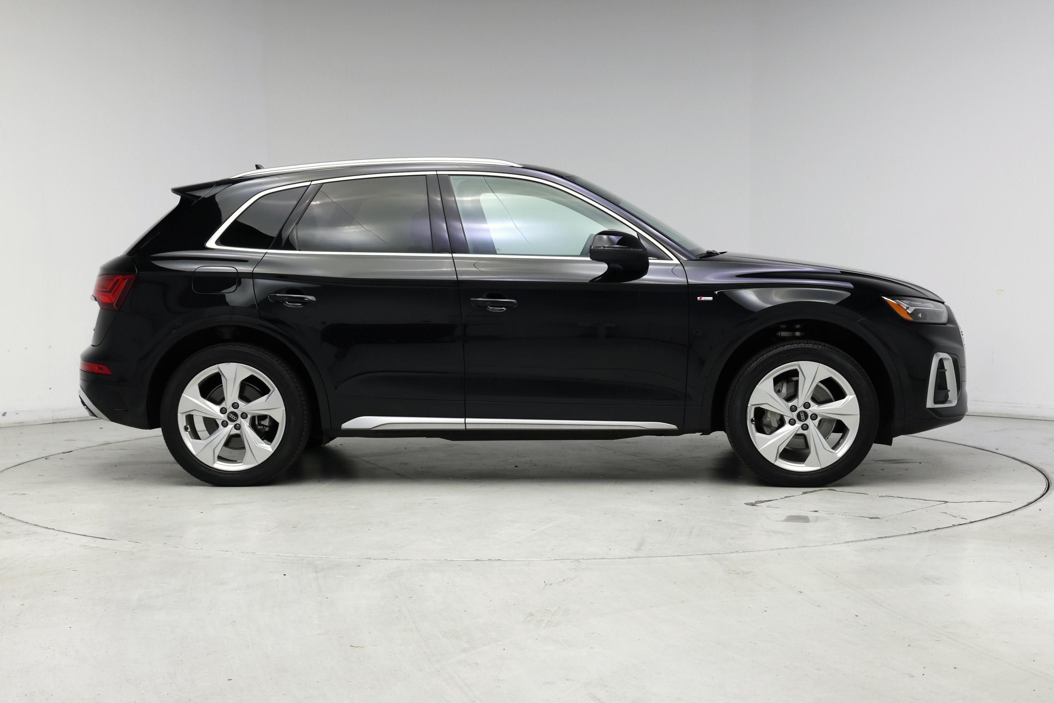 Thumbnail: 2023 Audi Q5 - 7