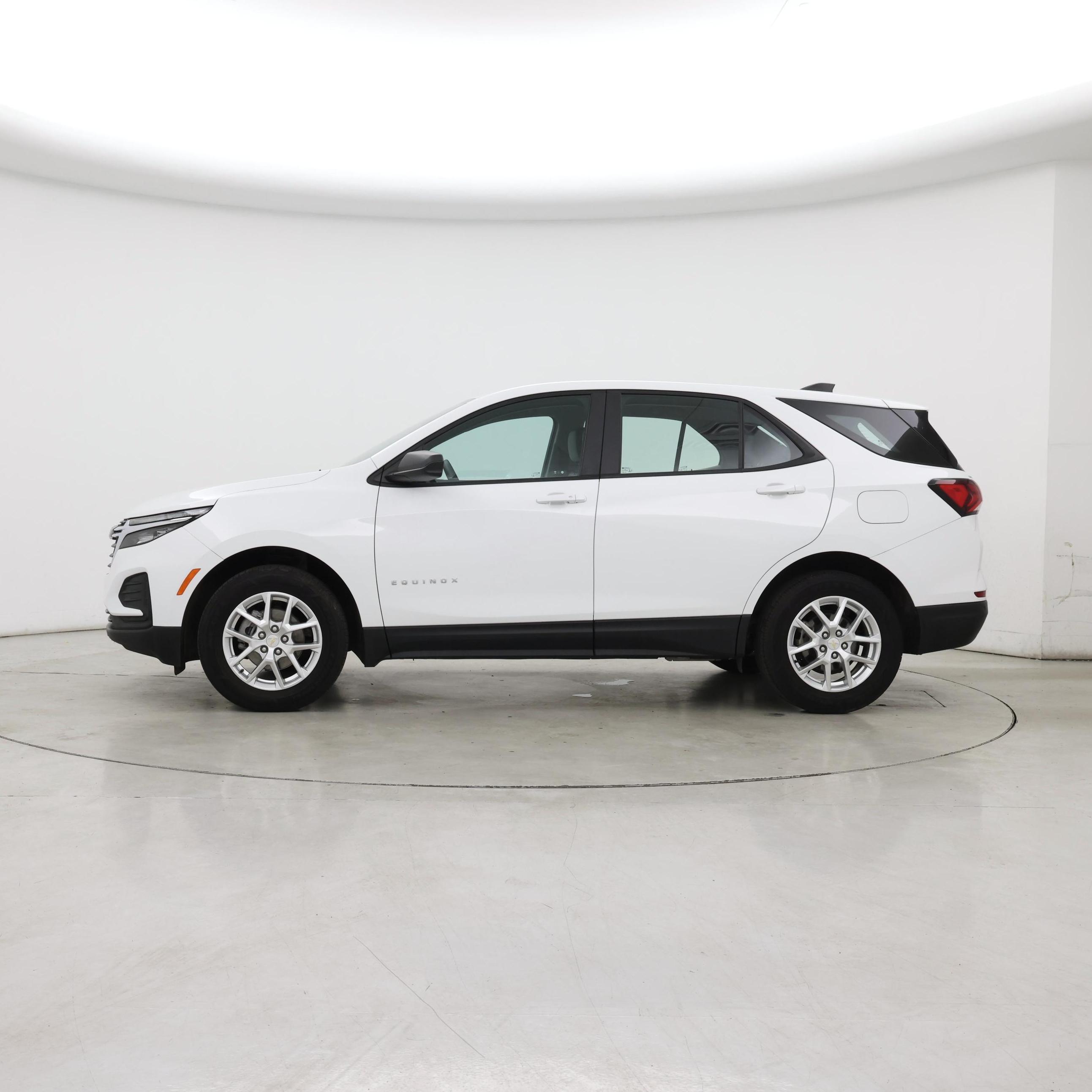 Thumbnail: 2022 Chevrolet Equinox - 3