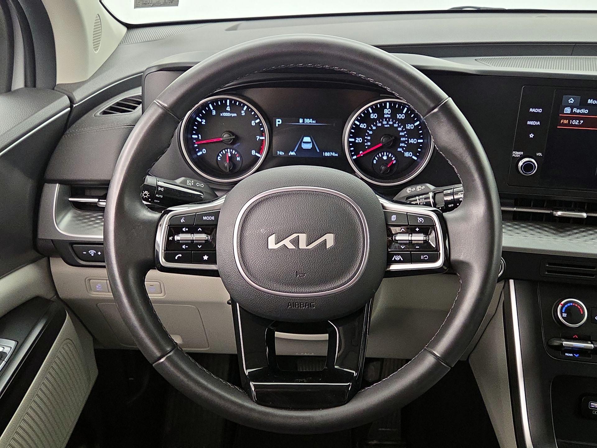 Thumbnail: 2023 Kia Carnival - 10