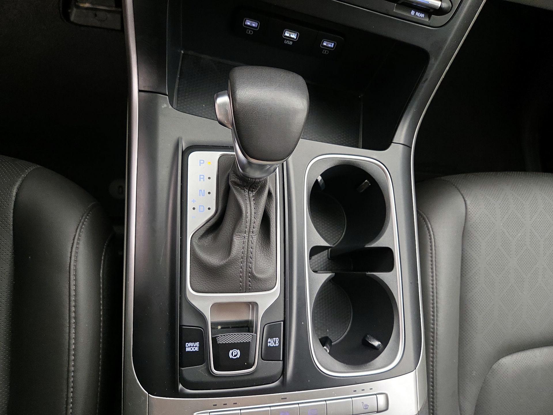 Thumbnail: 2023 Kia Carnival - 17