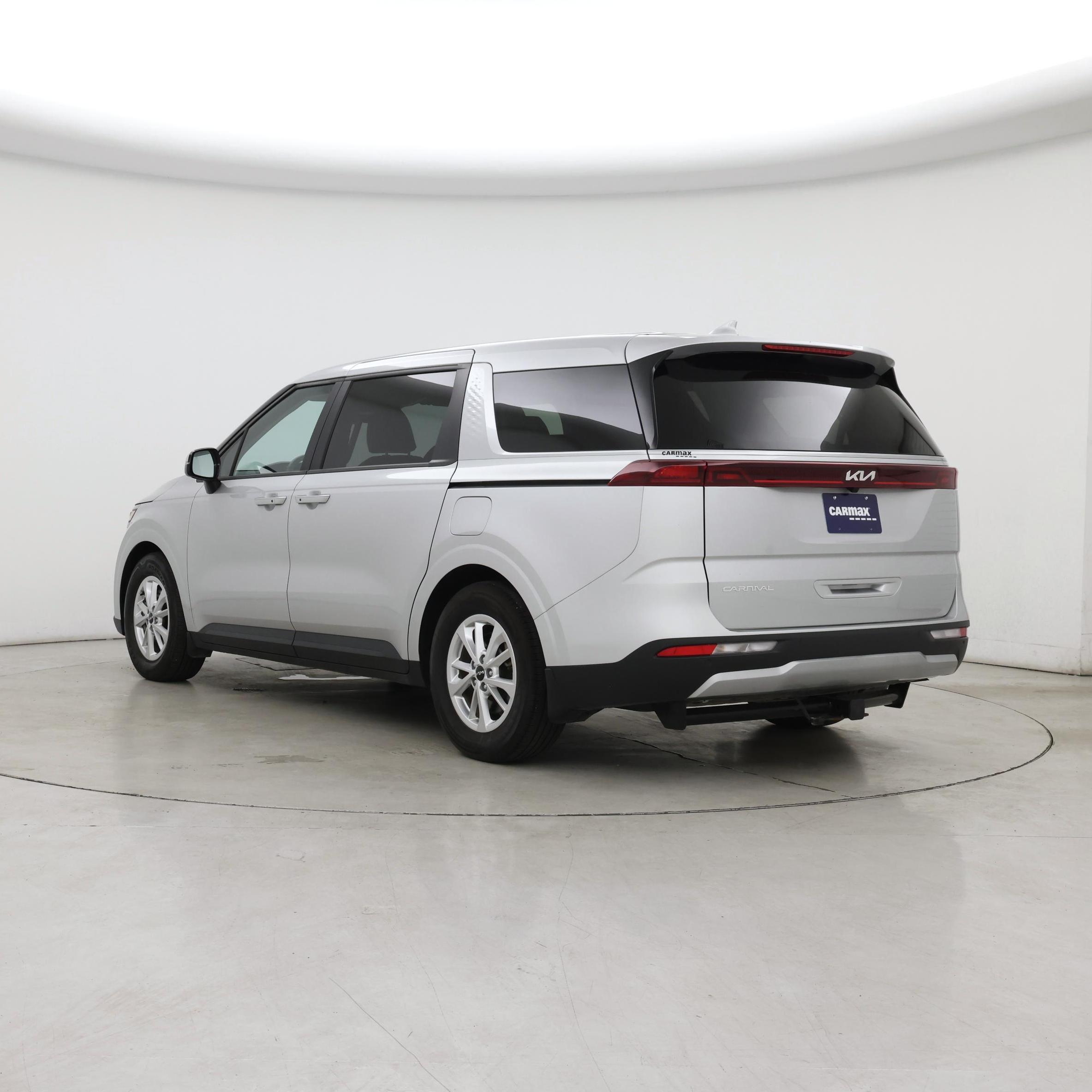 Thumbnail: 2023 Kia Carnival - 2