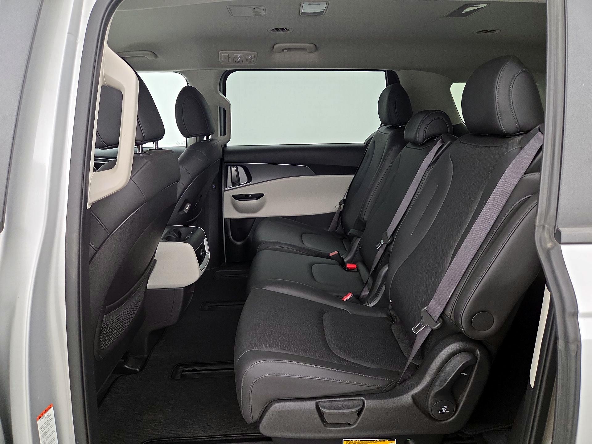 Thumbnail: 2023 Kia Carnival - 19