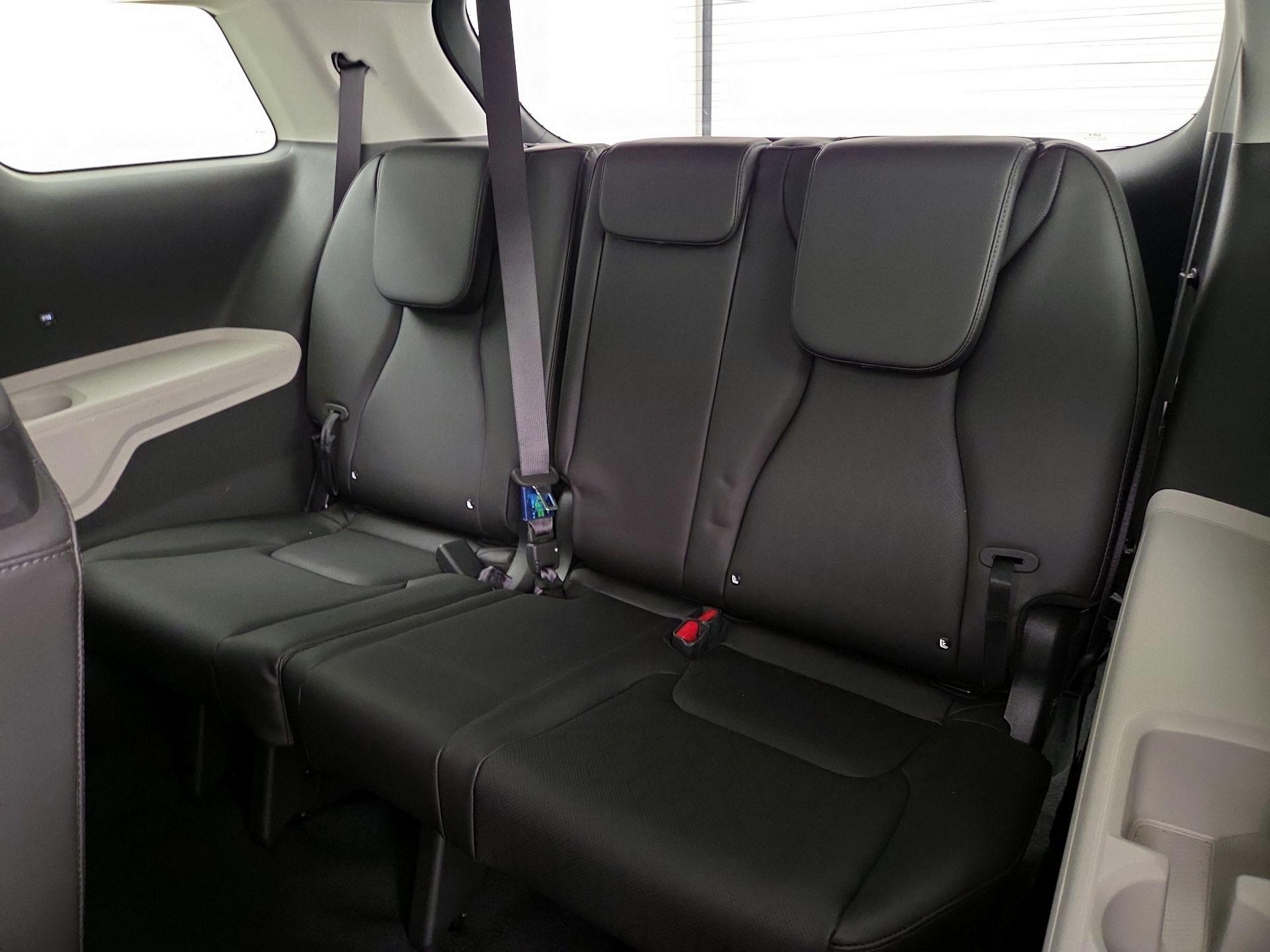 Thumbnail: 2023 Kia Carnival - 20