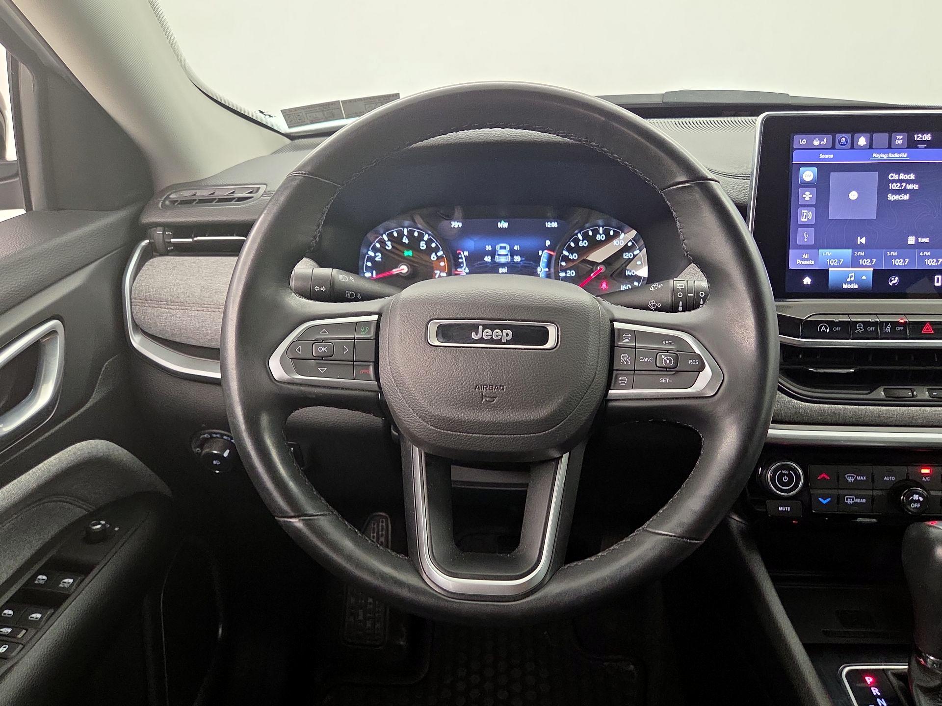 Thumbnail: 2022 Jeep Compass - 10