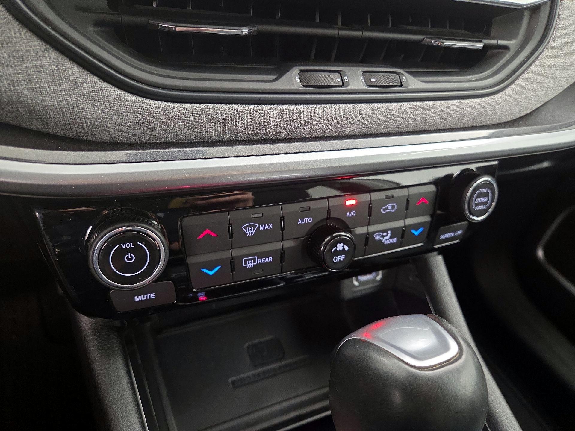 Thumbnail: 2022 Jeep Compass - 16