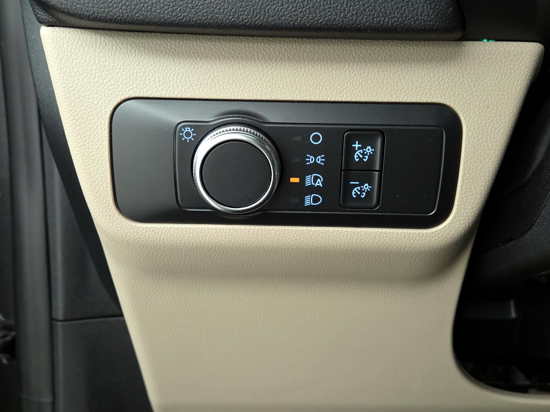 Thumbnail: 2020 Ford Escape - 13