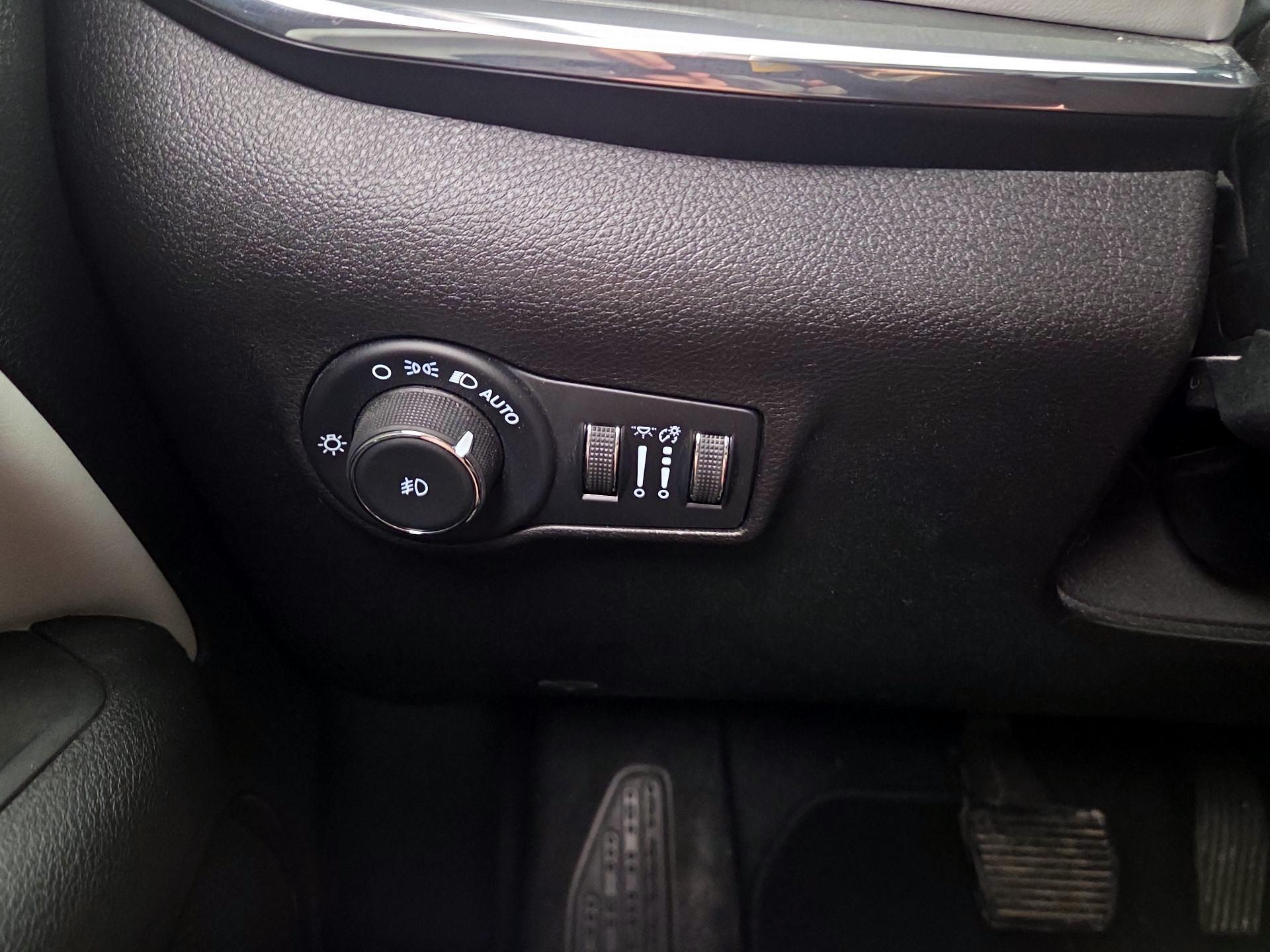 Thumbnail: 2022 Jeep Compass - 13