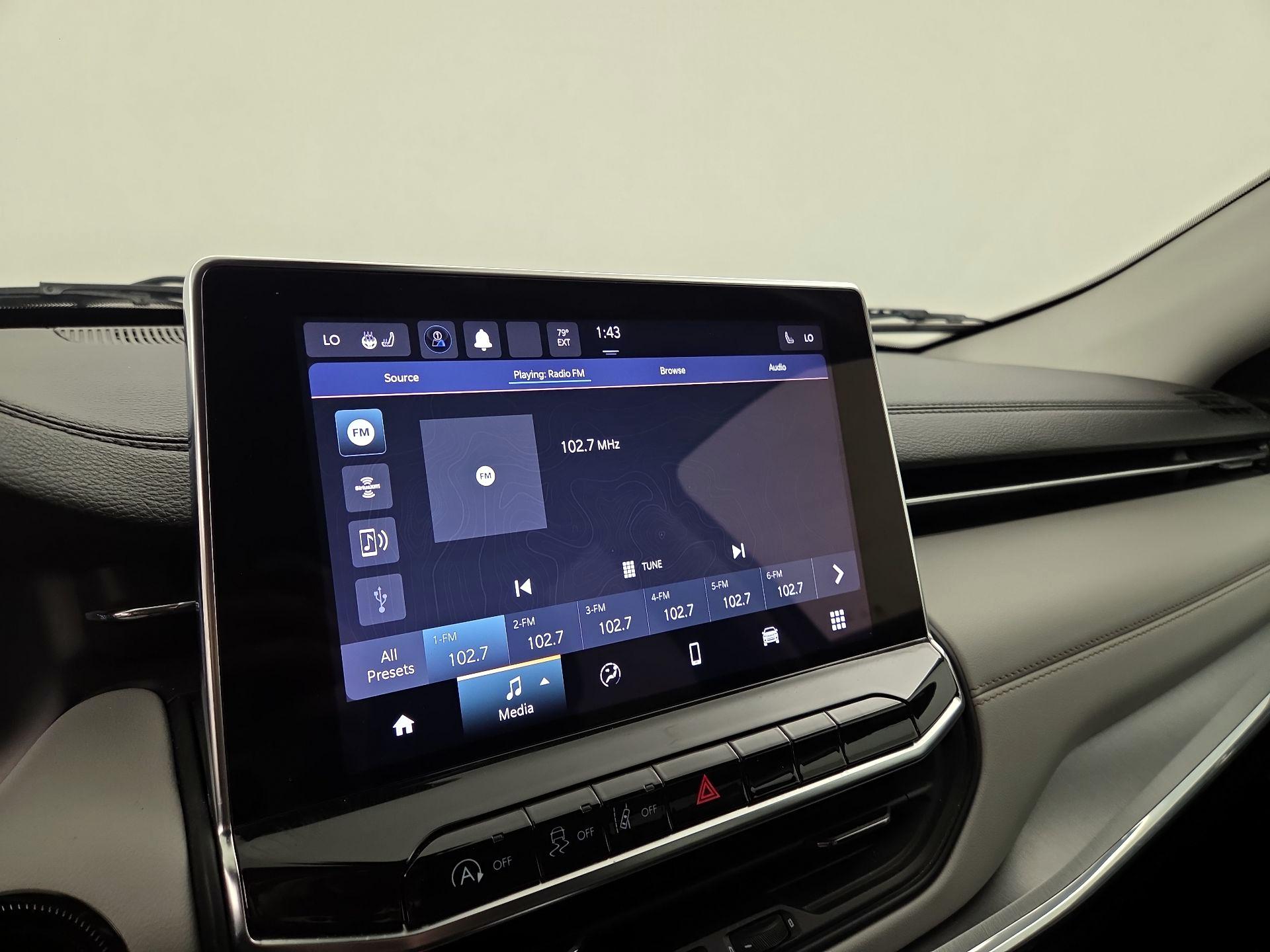 Thumbnail: 2022 Jeep Compass - 15