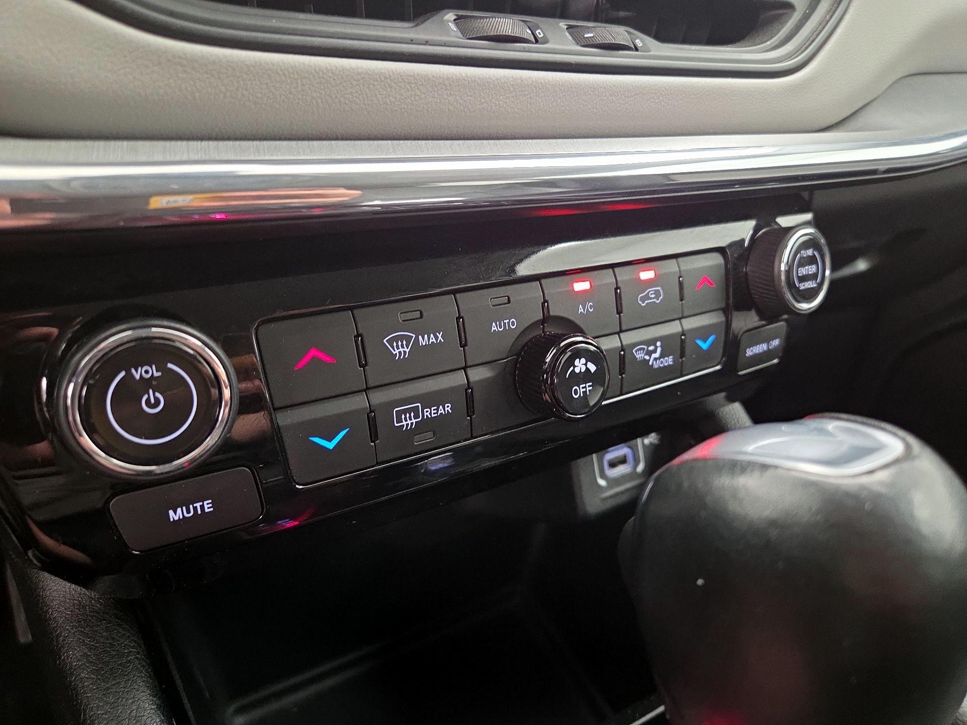 Thumbnail: 2022 Jeep Compass - 16