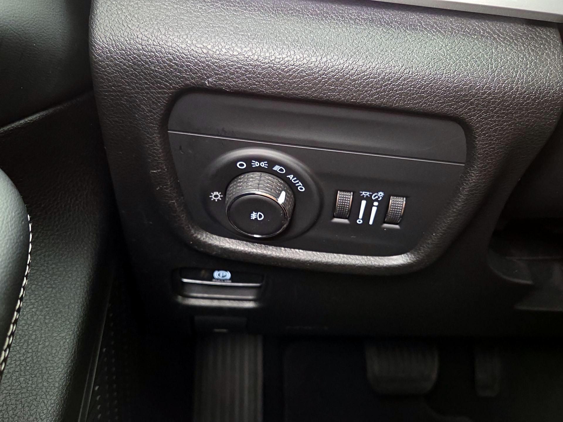 Thumbnail: 2023 Jeep Grand Cherokee - 13