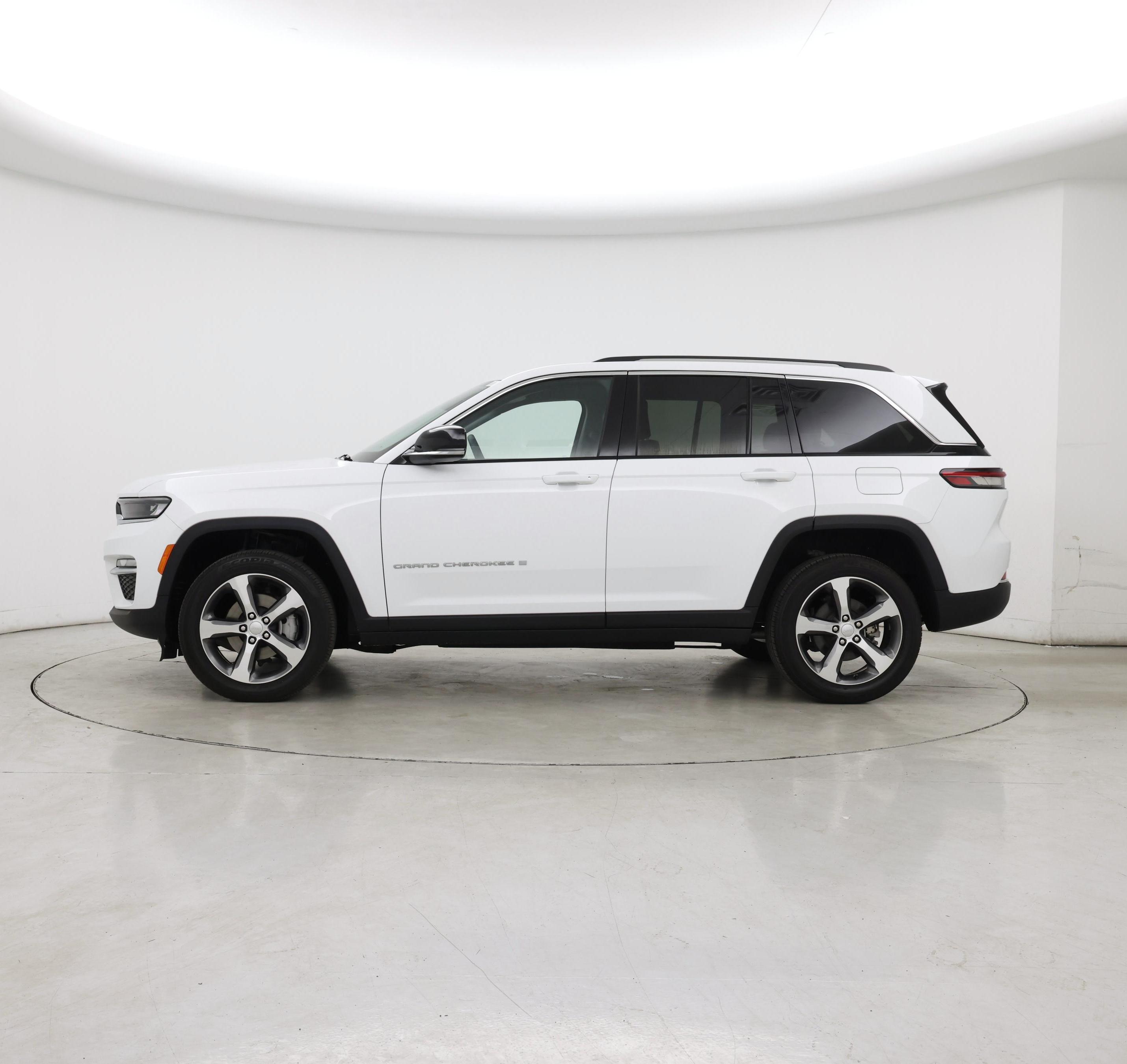 Thumbnail: 2023 Jeep Grand Cherokee - 3