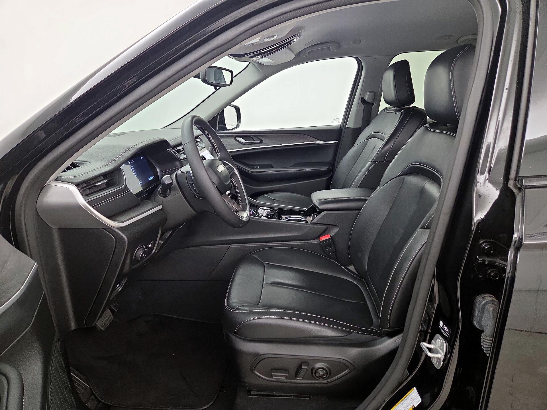 Thumbnail: 2023 Jeep Grand Cherokee - 11