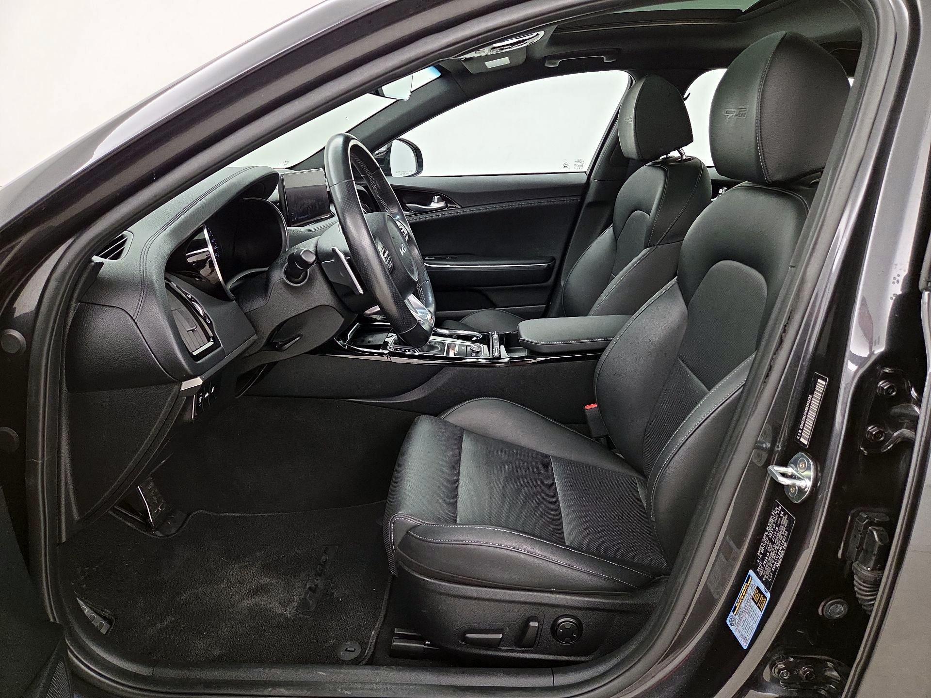 Thumbnail: 2022 Kia Stinger - 11