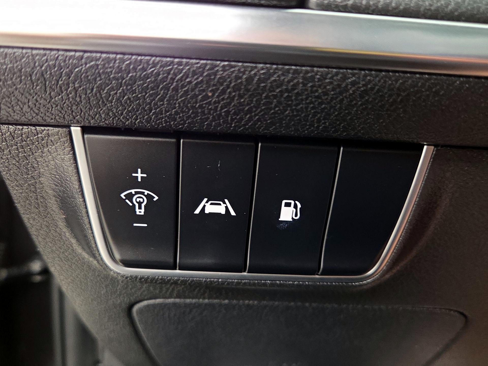 Thumbnail: 2022 Kia Stinger - 13